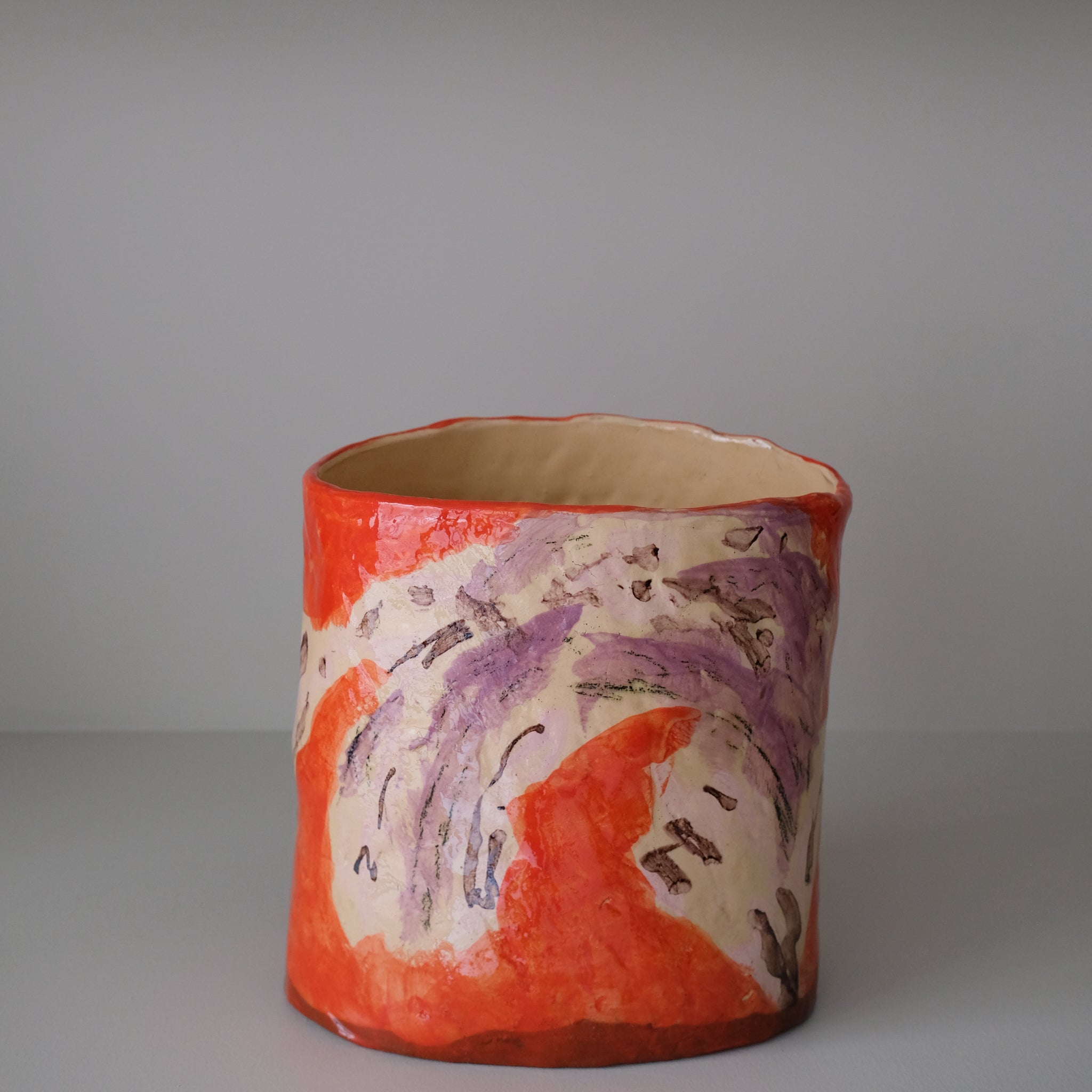 Vase en faïence rouge H 26,5cm d'Héloise Bariol chez Brutal Ceramics