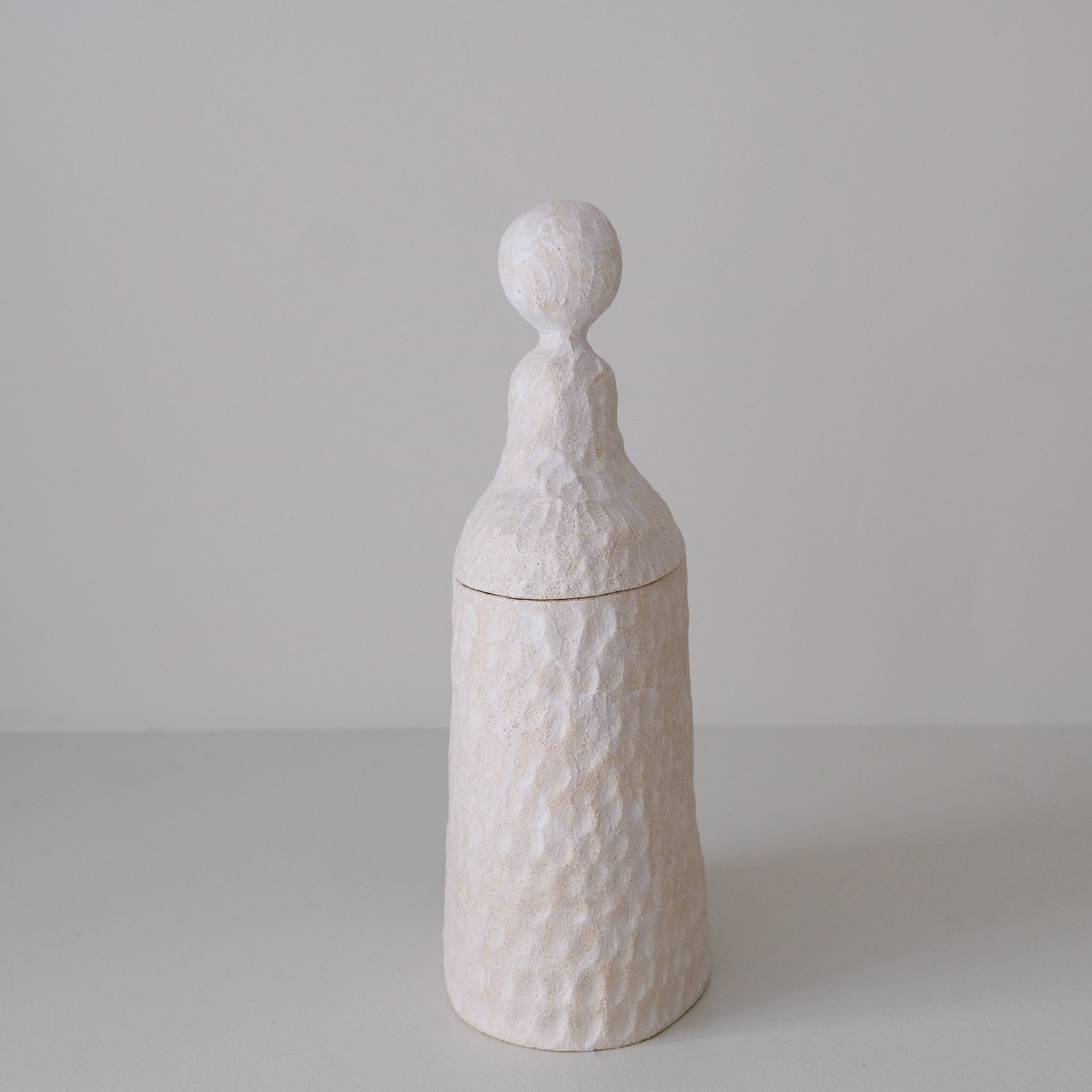 Boite en grès H 29cm - Blanc mat d'Apollonie Ceramics chez Brutal Ceramics