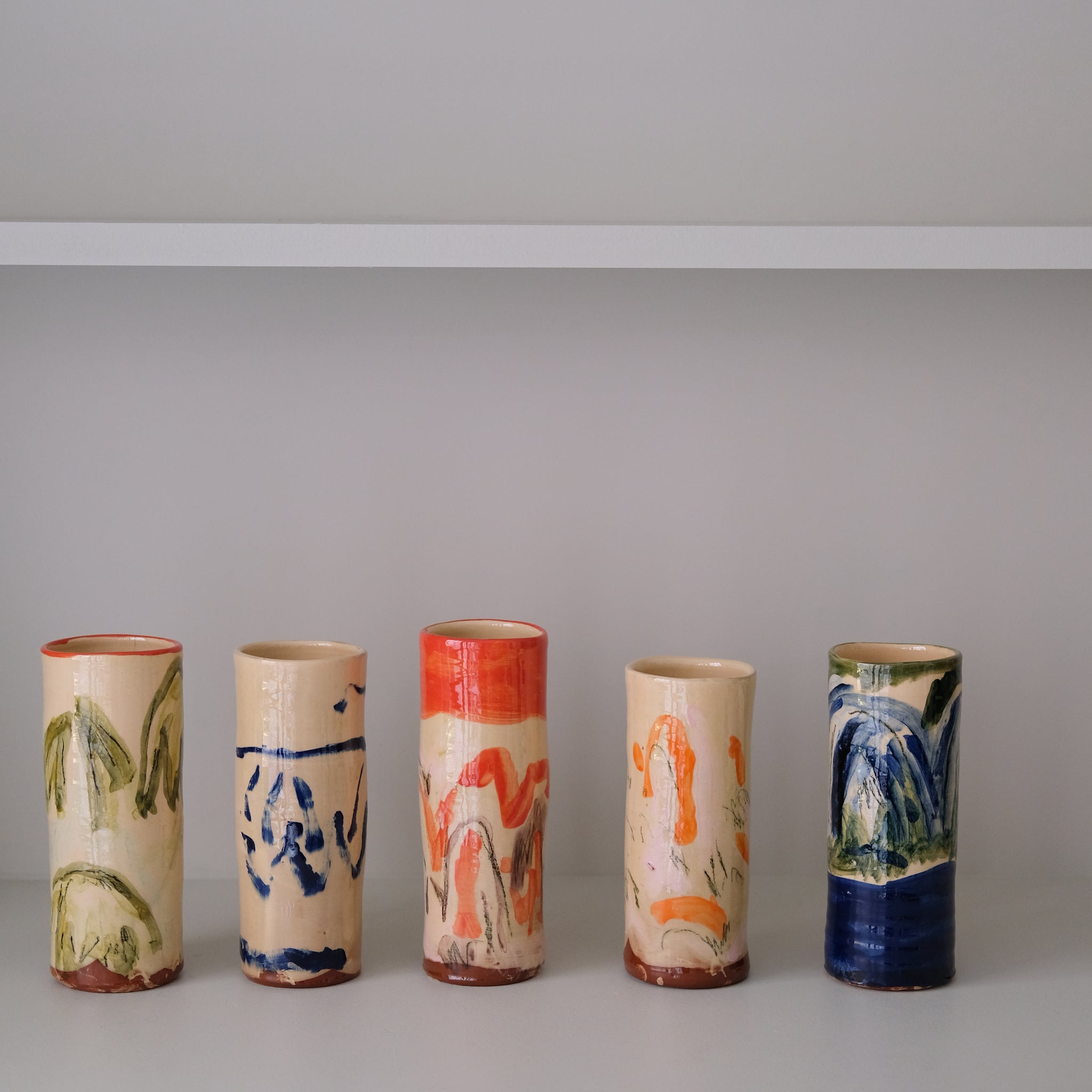 Vase W25HB01 en faïence rouge H 23cm - Multicolore d'Héloise Bariol chez Brutal Ceramics