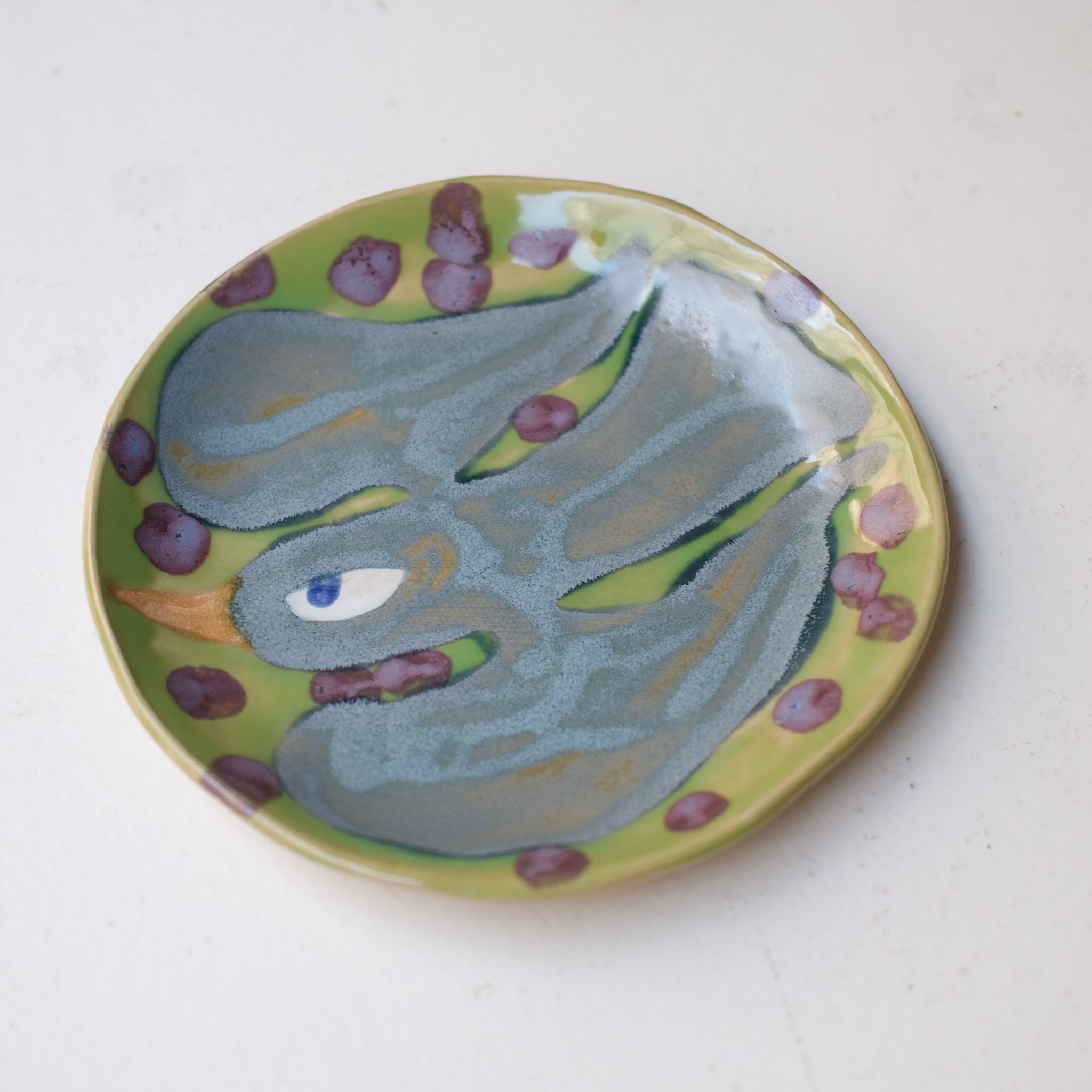 Assiette W25MY08 en grès D 18,5cm - multicolore de Marie-Yaé Suematsu chez Brutal Ceramics