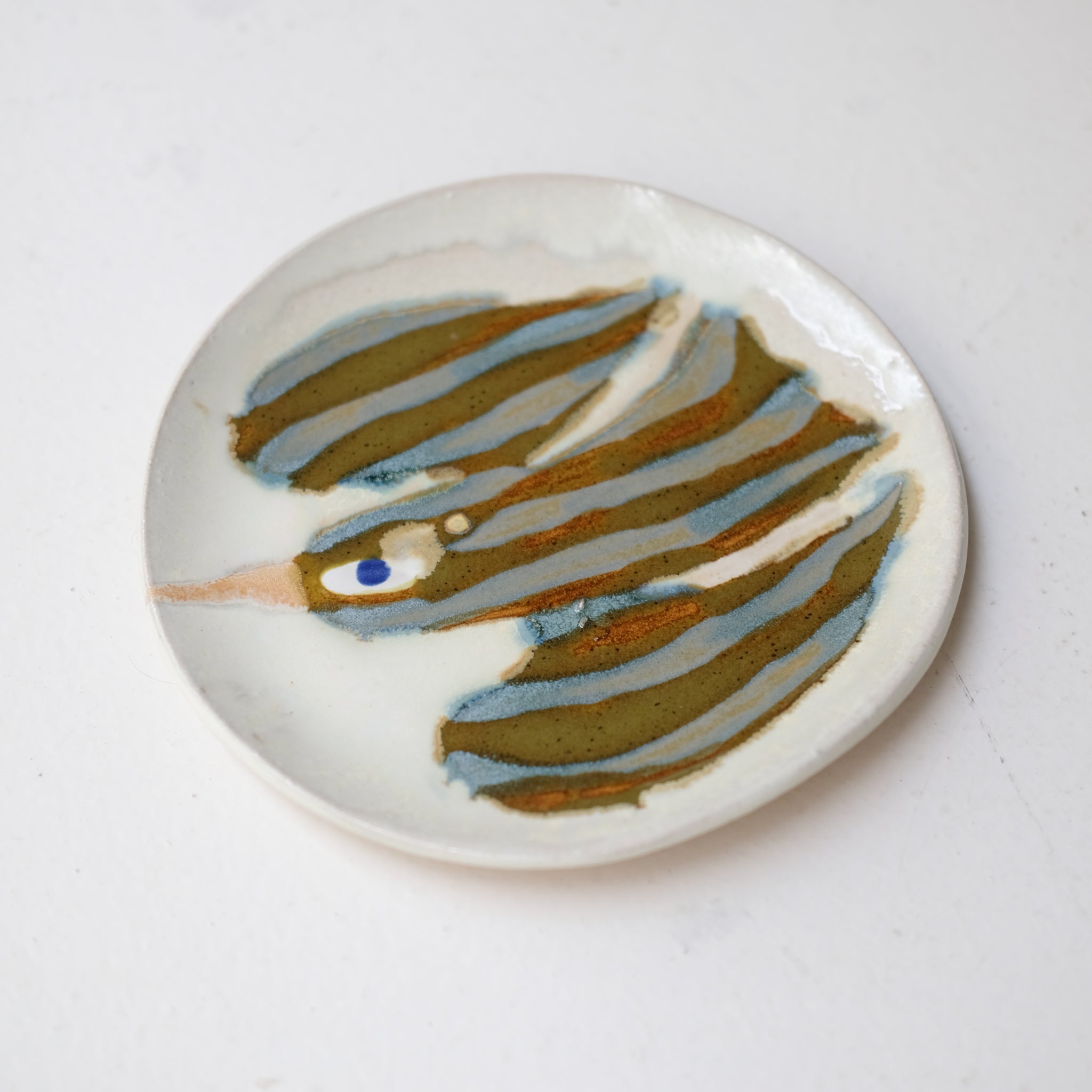 Assiette W25MY41 en grès D 16,5cm - multicolore de Marie-Yaé Suematsu chez Brutal Ceramics