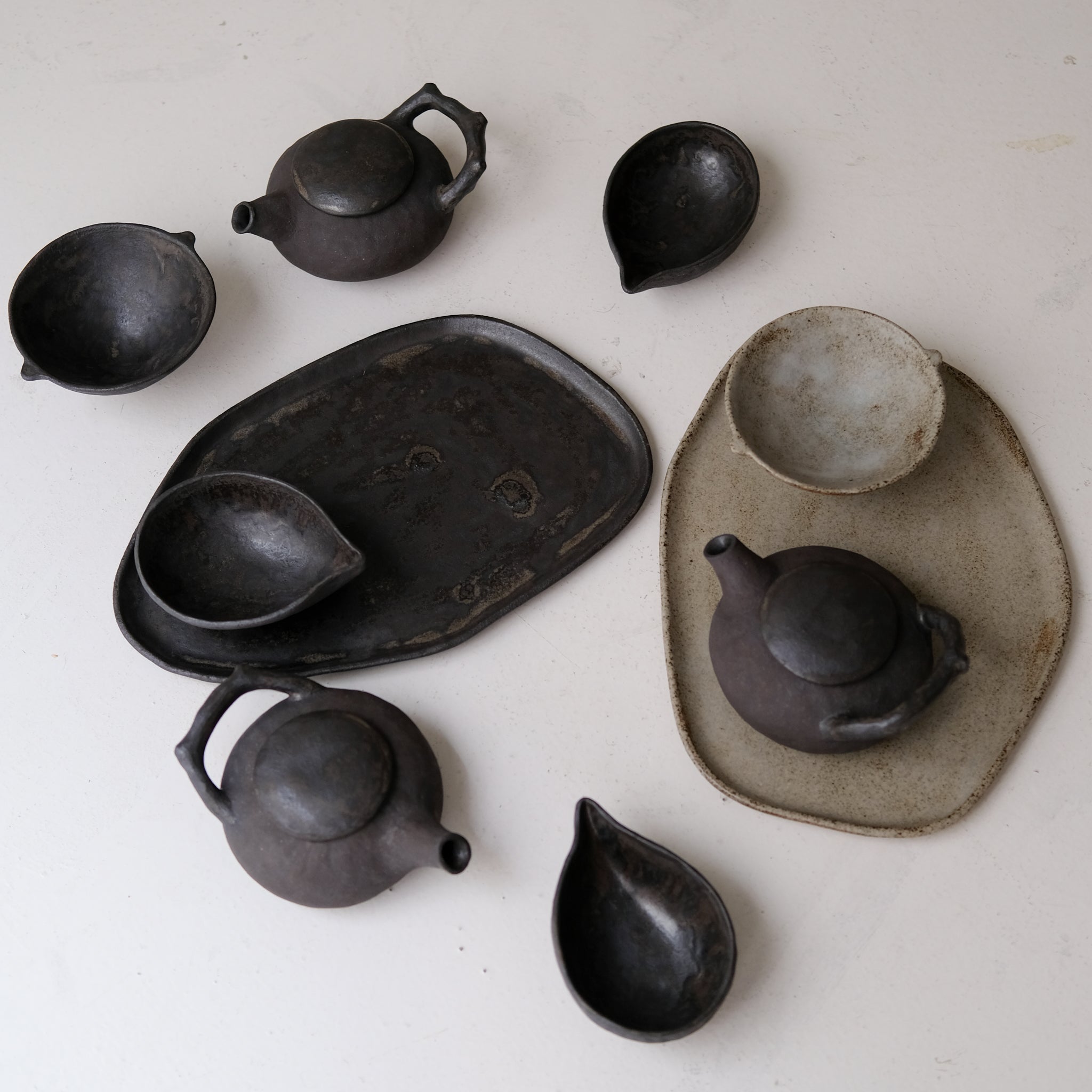 Bol à oreilles en grès D 11,5cm - blanc grisé de Sonia Deleani chez Brutal Ceramics