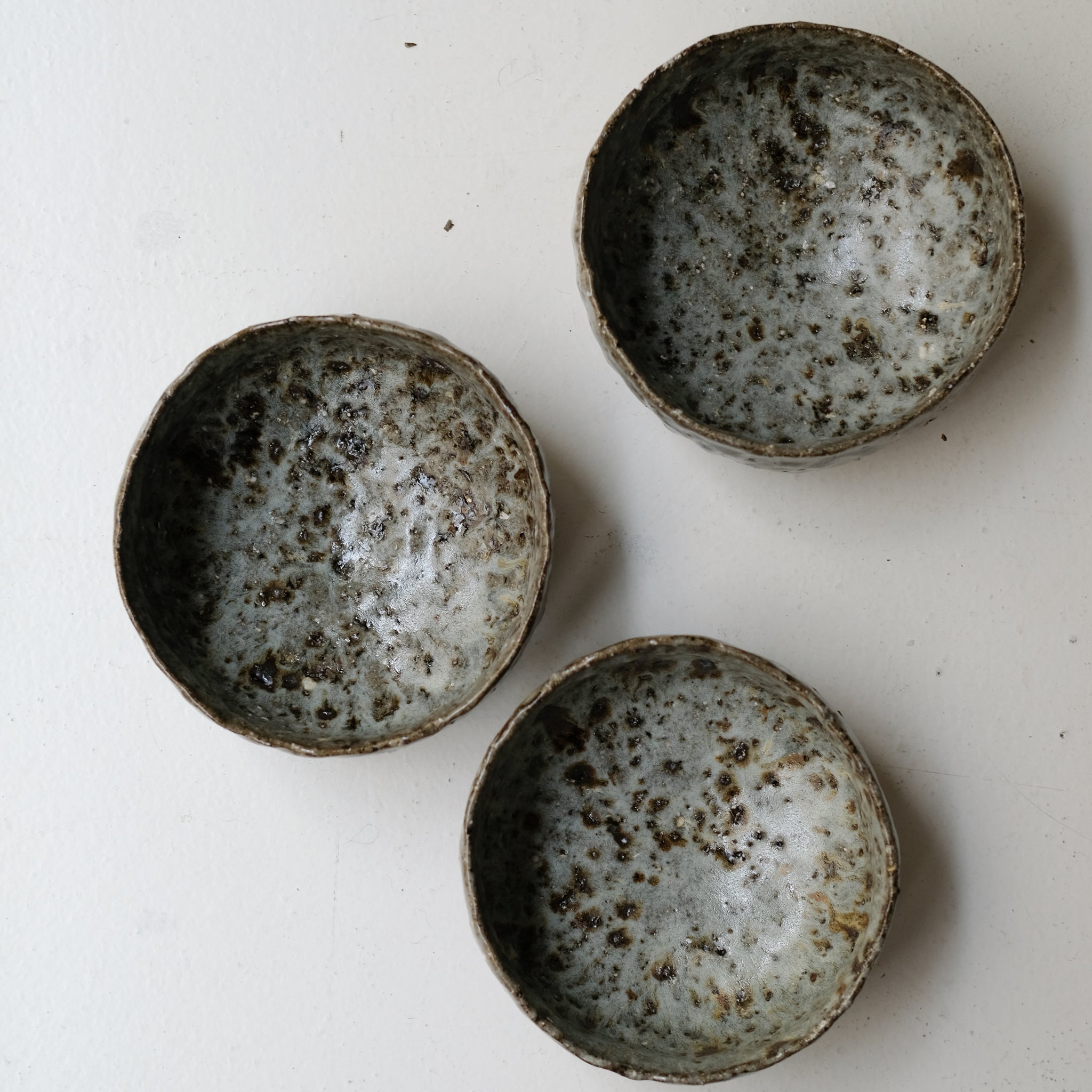 Bol en terre recoltée cuisson feu D 15cm - vert-bleu de Potry chez Brutal Ceramics