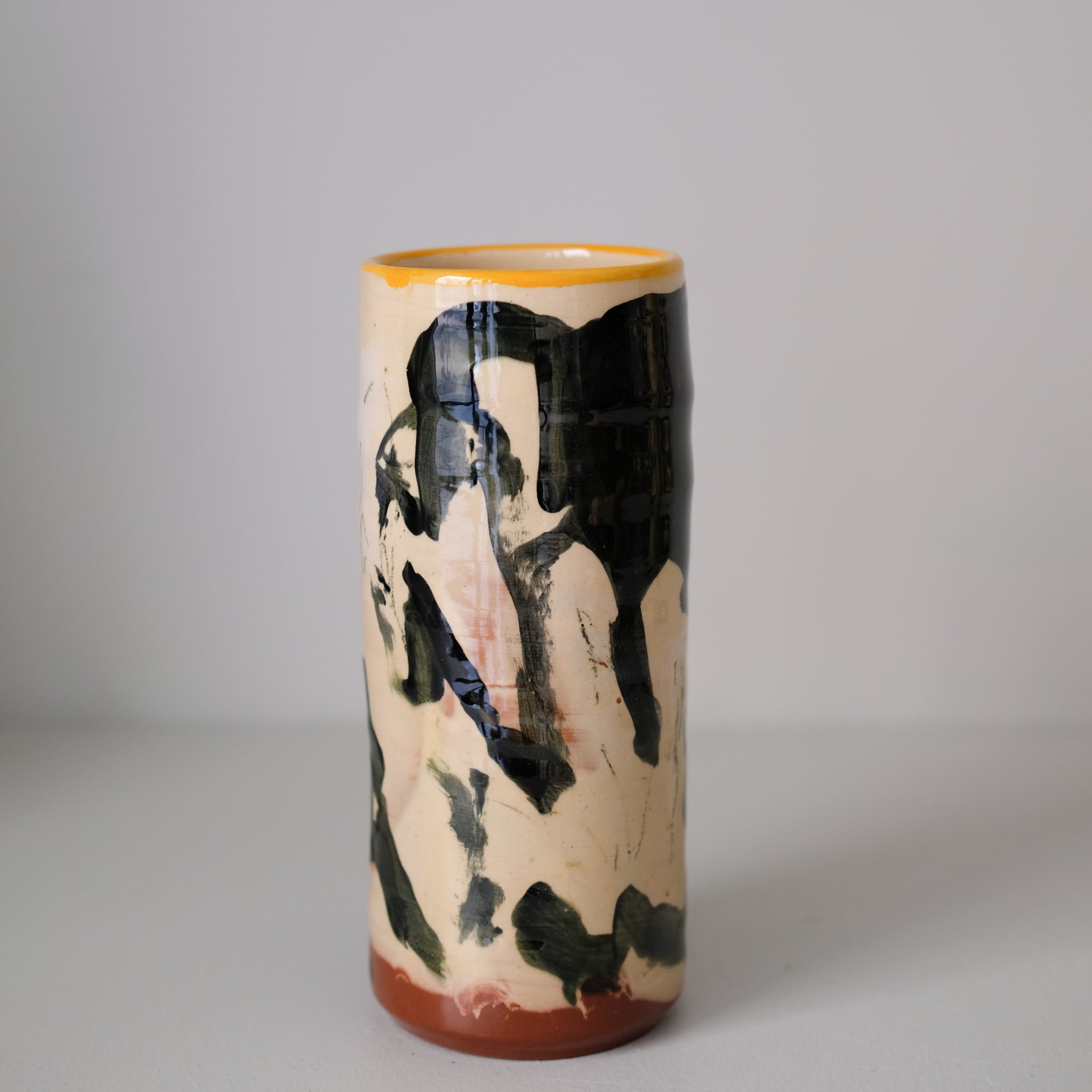 Vase SP26HB03 en faïence rouge H 23cm - Multicolore d'Héloise Bariol chez Brutal Ceramics