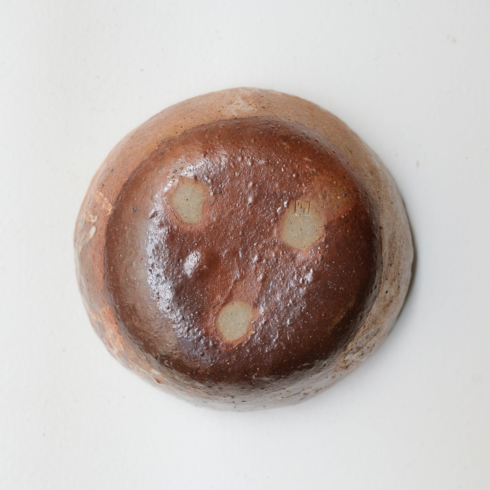 Petit saladier en terre recoltée D 20cm cuisson feu - rouge orangé de Nathalie Reocreux chez Brutal