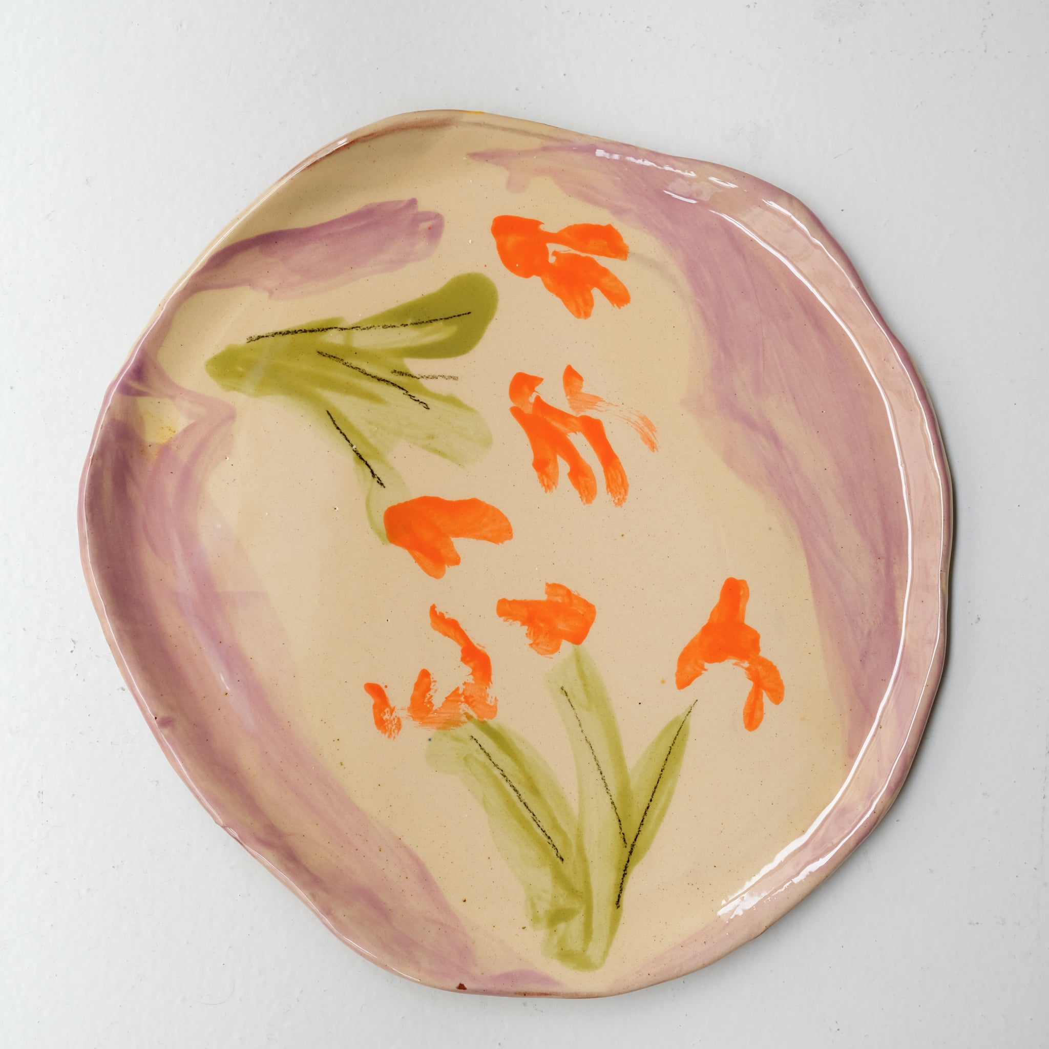Assiette SU26HB48 en faïence rouge D 25cm - Multicolore d'Héloise Bariol chez Brutal Ceramics