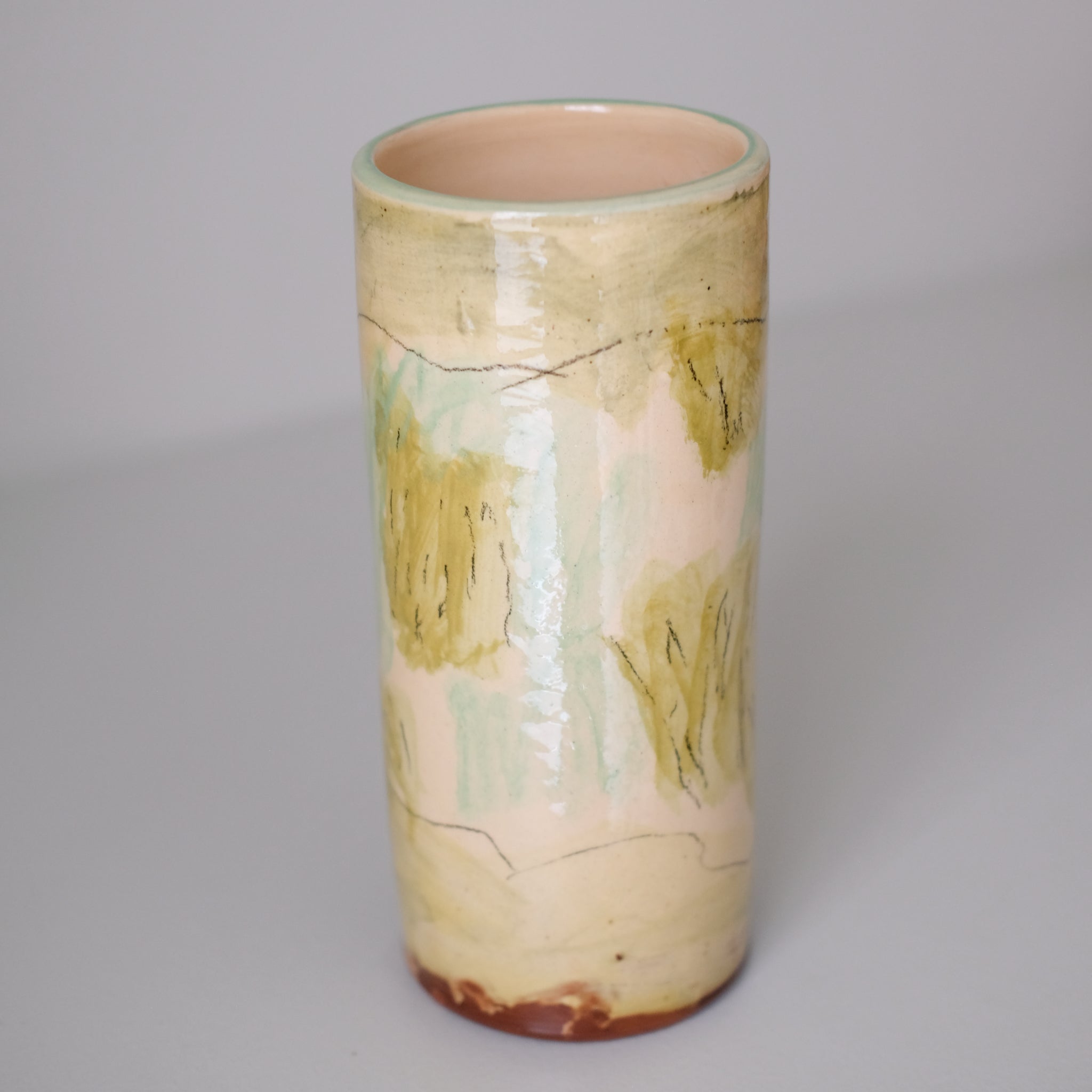 Vase SU26HB07 en faïence rouge H 23cm d'Héloise Bariol chez Brutal Ceramics