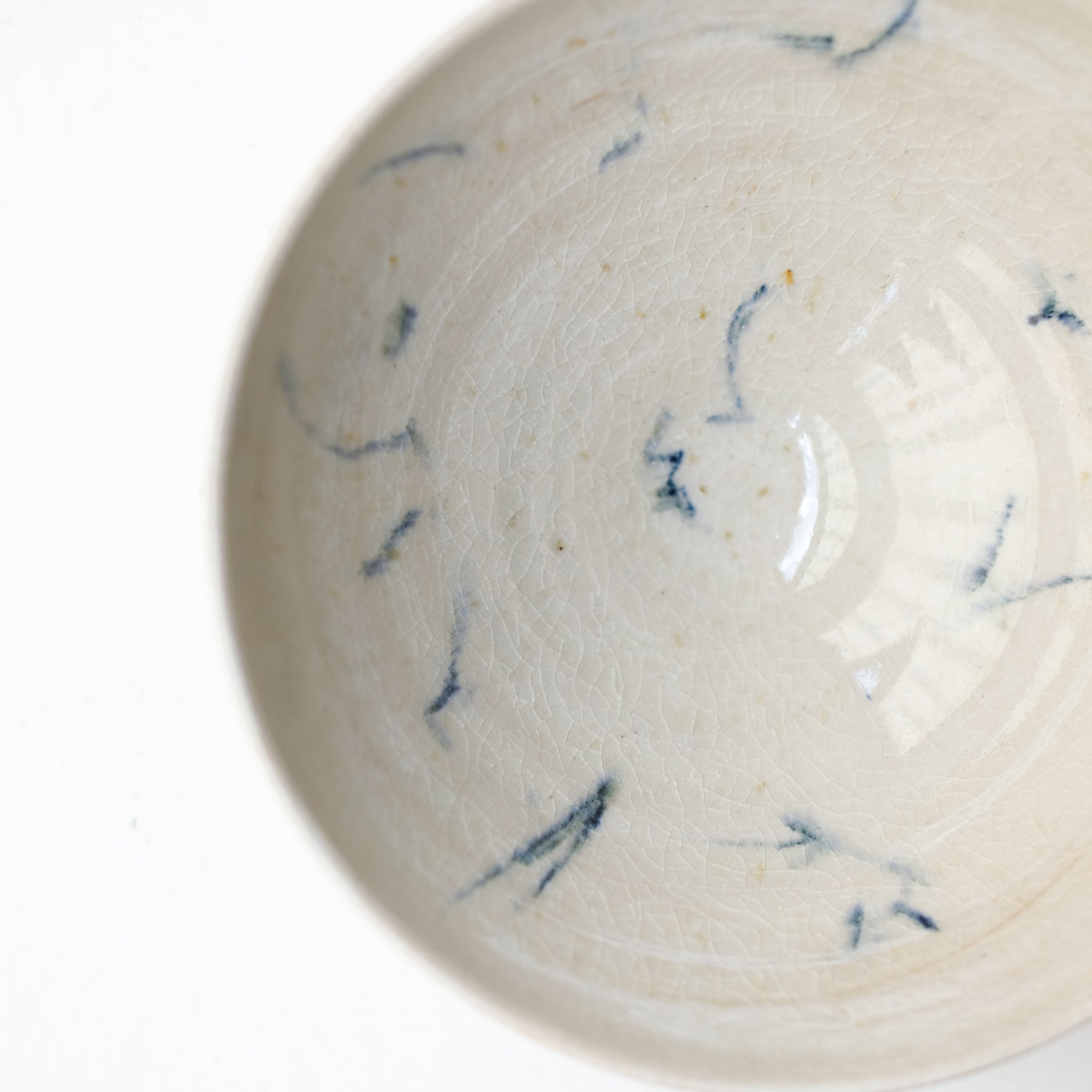 Bol (M) en grès D 15 cm cuisson feu - traits bleus de Maya Micenmacher chez Brutal Ceramics
