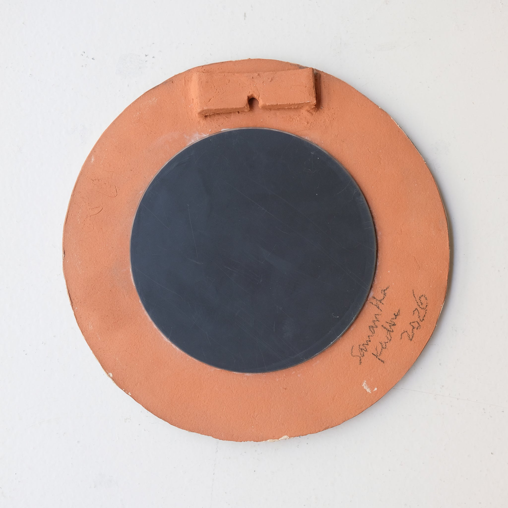 Miroir en faïence D 24cm - vert et rose de Samantha Kerdine pour Brutal