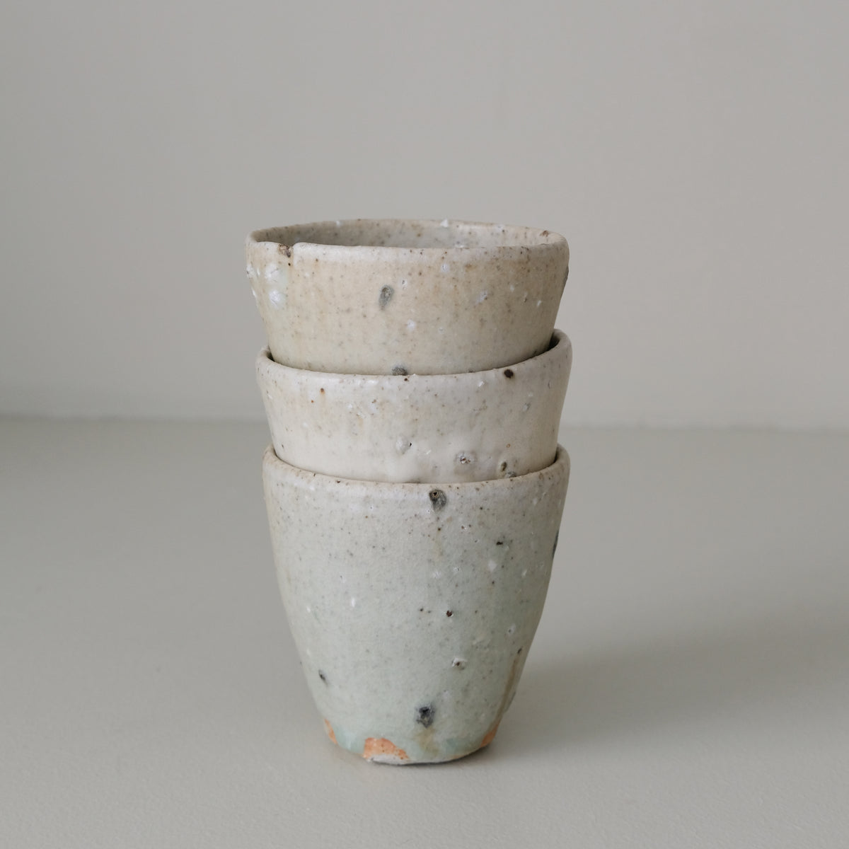 Tasse en terres locales 140ml - Blanc Crème par Benoit Audureau chez Brutal Ceramics