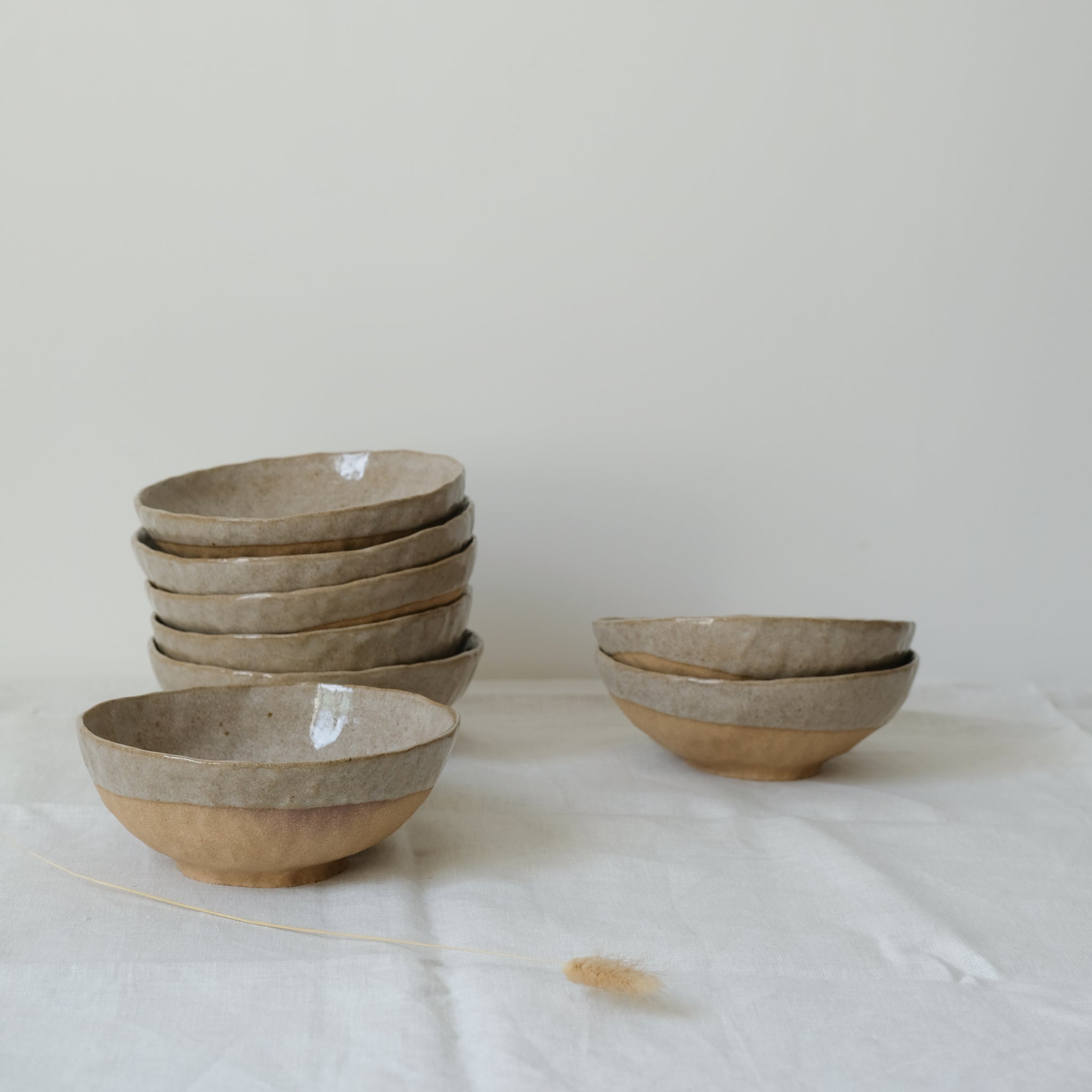 bol en grès roux de judith lasry chez Brutal Ceramics