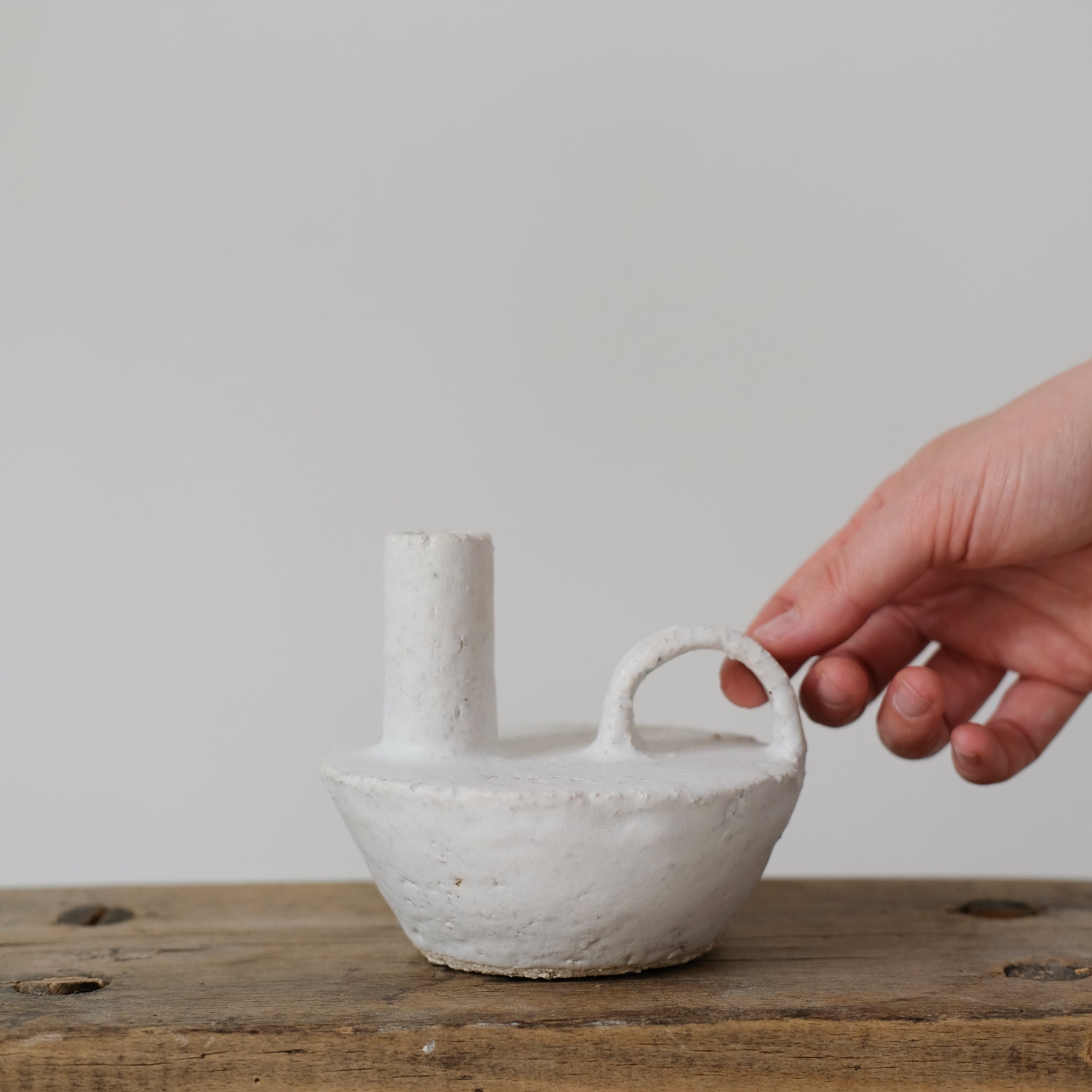 Coupe en grès mortier 003 par Catherine Dix chez Brutal Ceramics