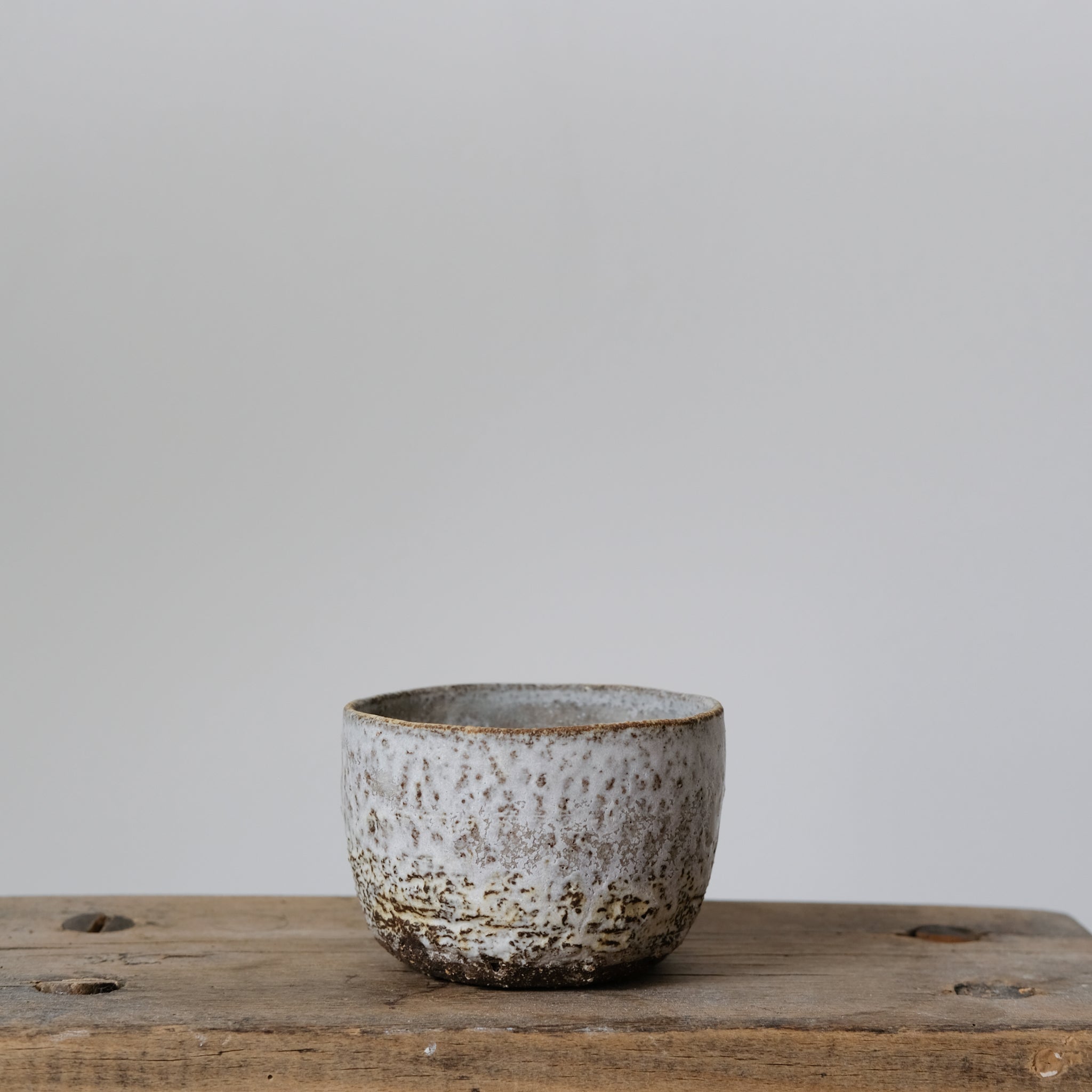 Tasse en grès 300ml par Jérome Hirson chez Brutal Ceramics