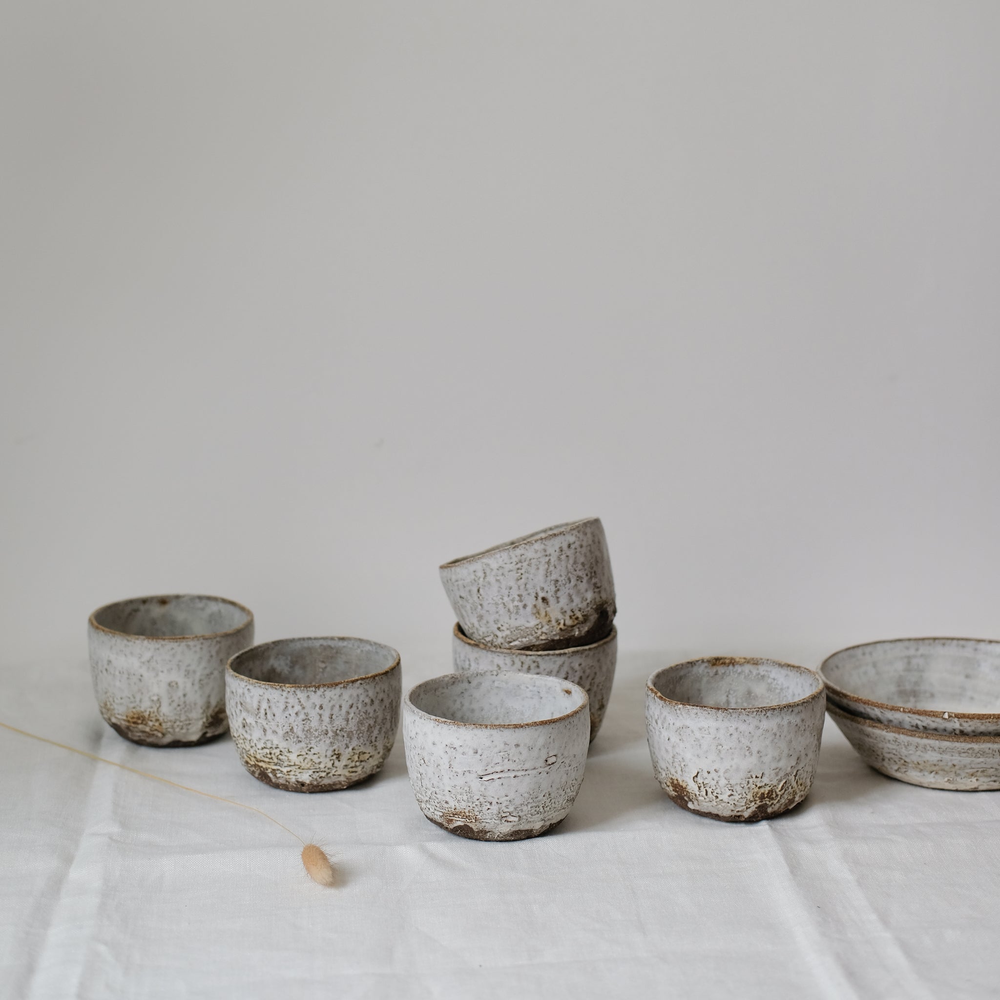 Tasse en grès 300ml par Jérome Hirson chez Brutal Ceramics