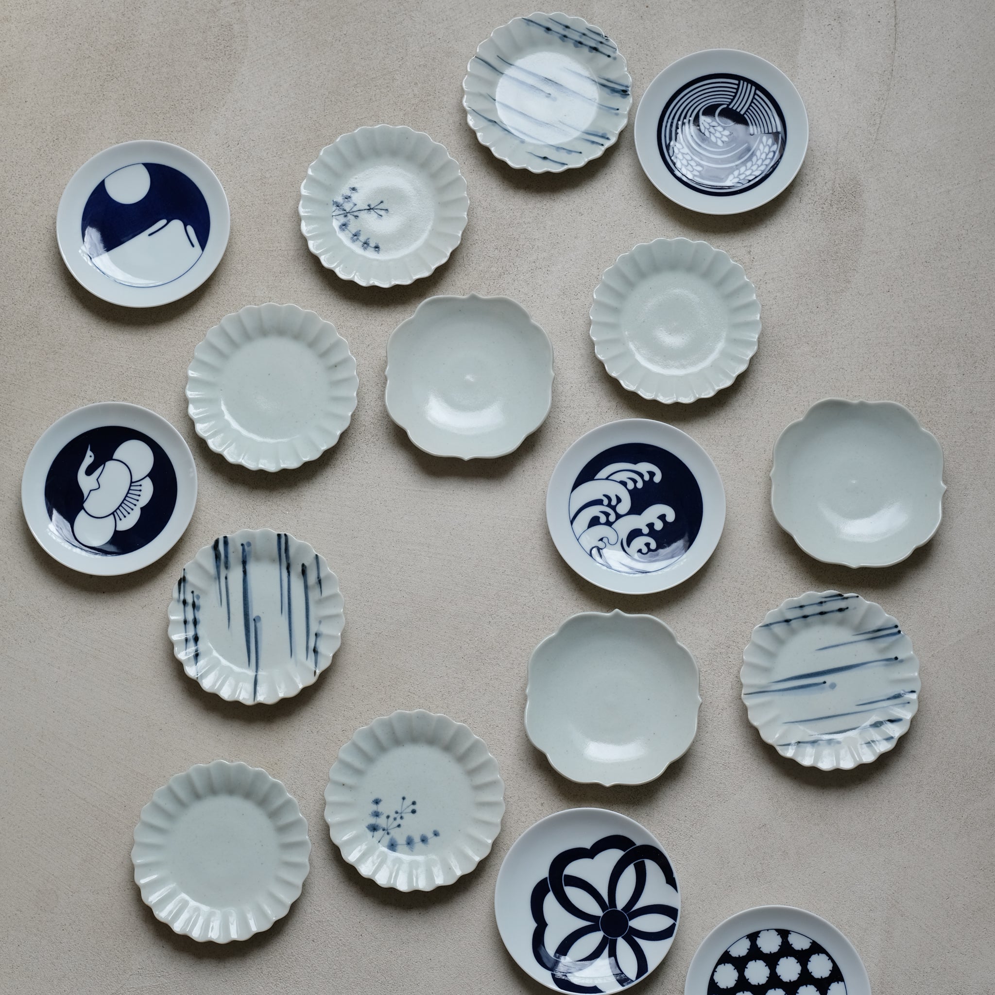 Petite assiette "mont Fuji" du fabricant japonais Kihara chez Brutal Ceramics