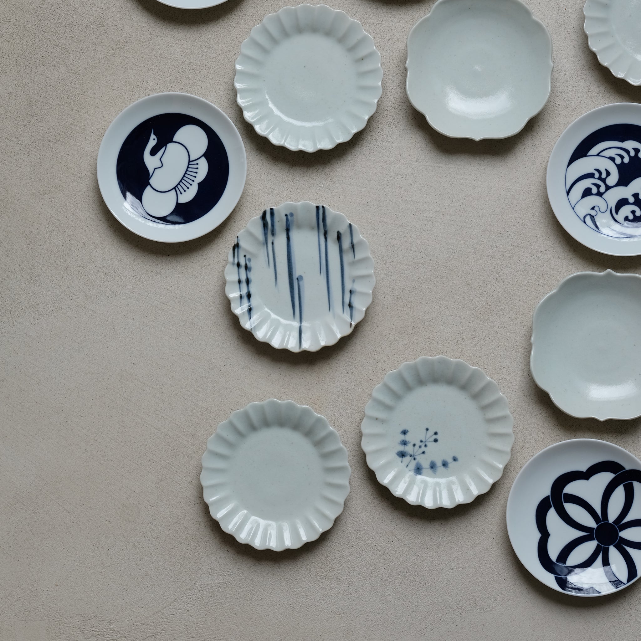 Petite assiette "grue" du fabricant japonais Kihara chez Brutal Ceramics