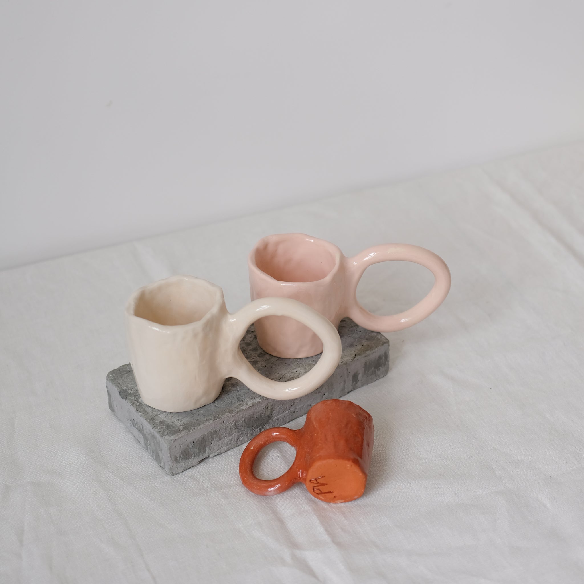 Mug Donut 160ml / Sucre Vanille de Pia Chevalier chez Brutal Ceramics