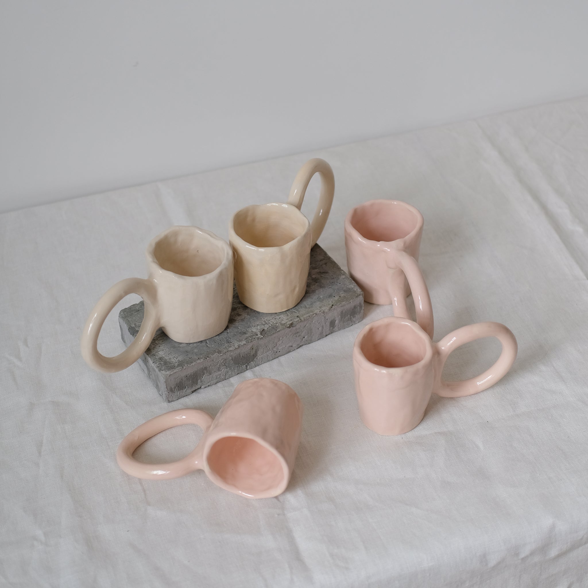 Mug Donut 160ml / Sucre Vanille de Pia Chevalier chez Brutal Ceramics