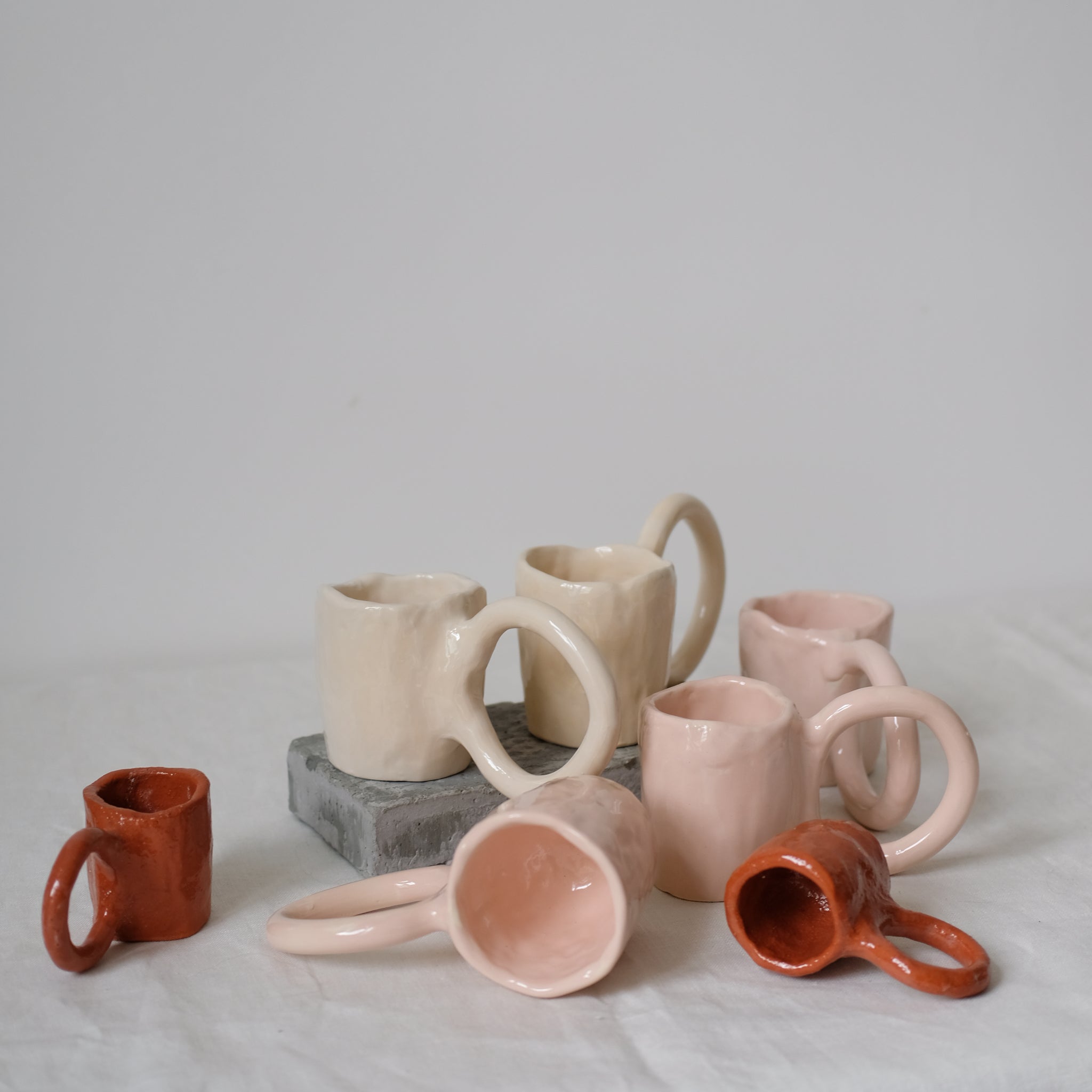 Mug Donut 160ml / Sucre Vanille de Pia Chevalier chez Brutal Ceramics