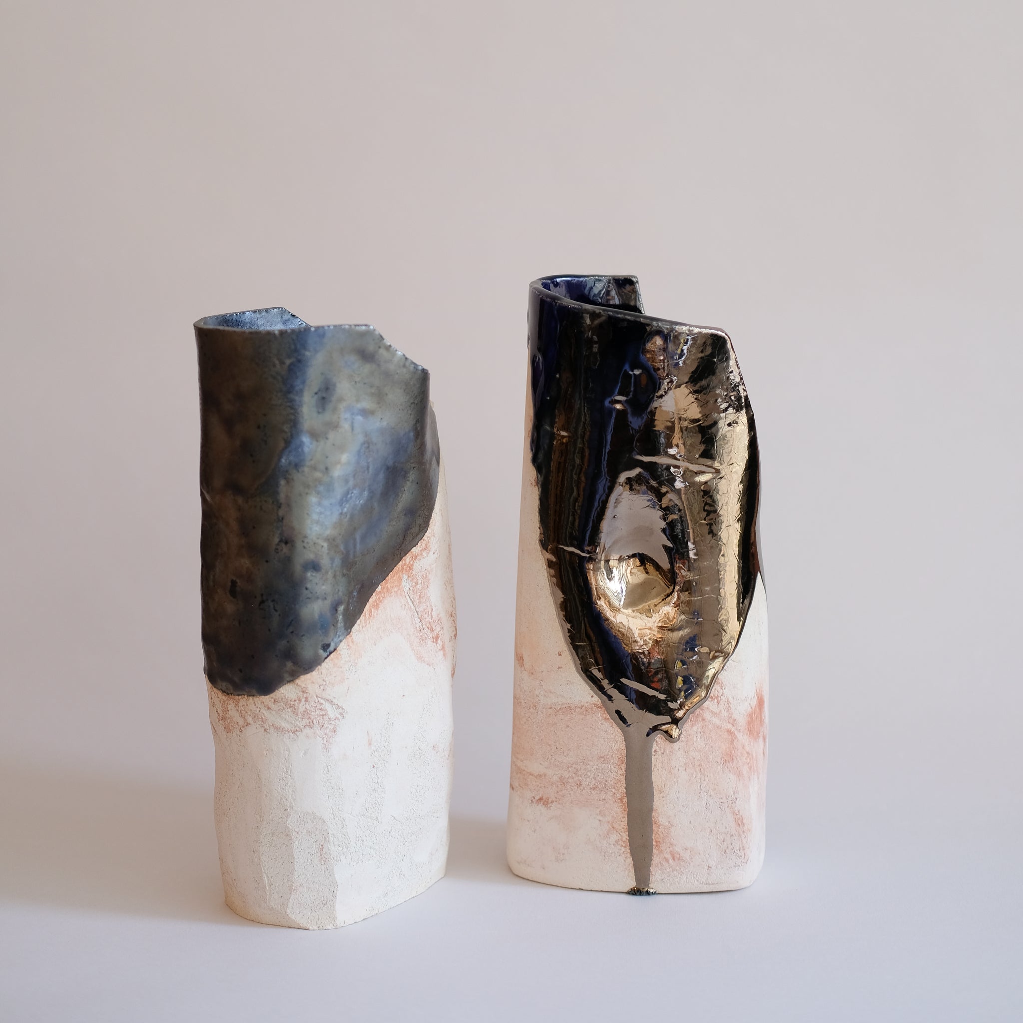 Vase Omata 06 par Emmanuelle Roule chez Brutal Ceramics