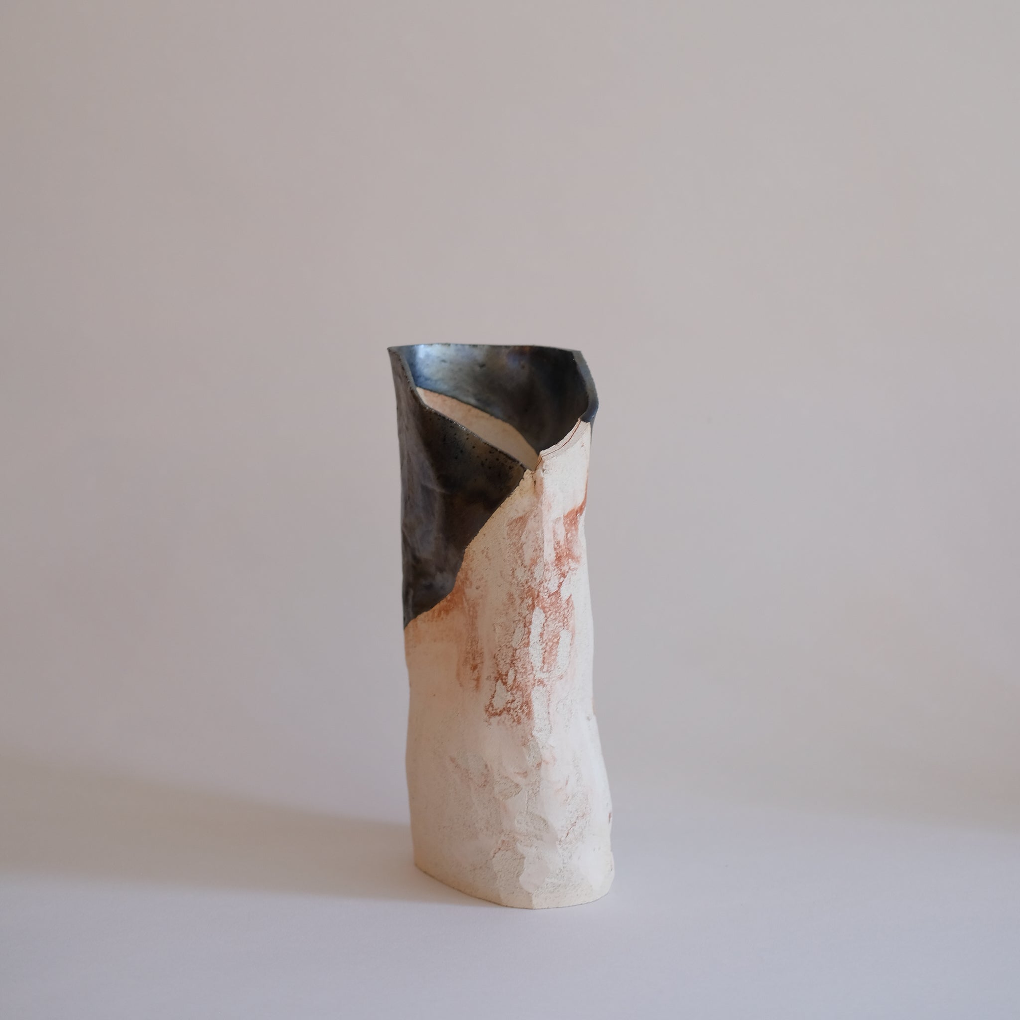Vase Omota 05 par Emmanuelle Roule pour Brutal Ceramics