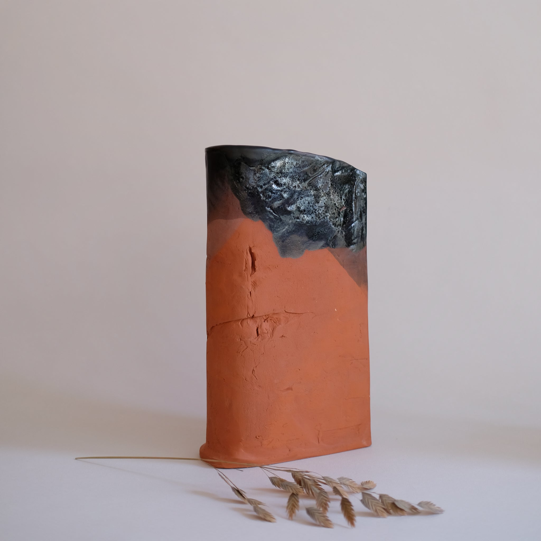 Vase Kume 29 par Emmanuelle Roule pour Brutal Ceramics