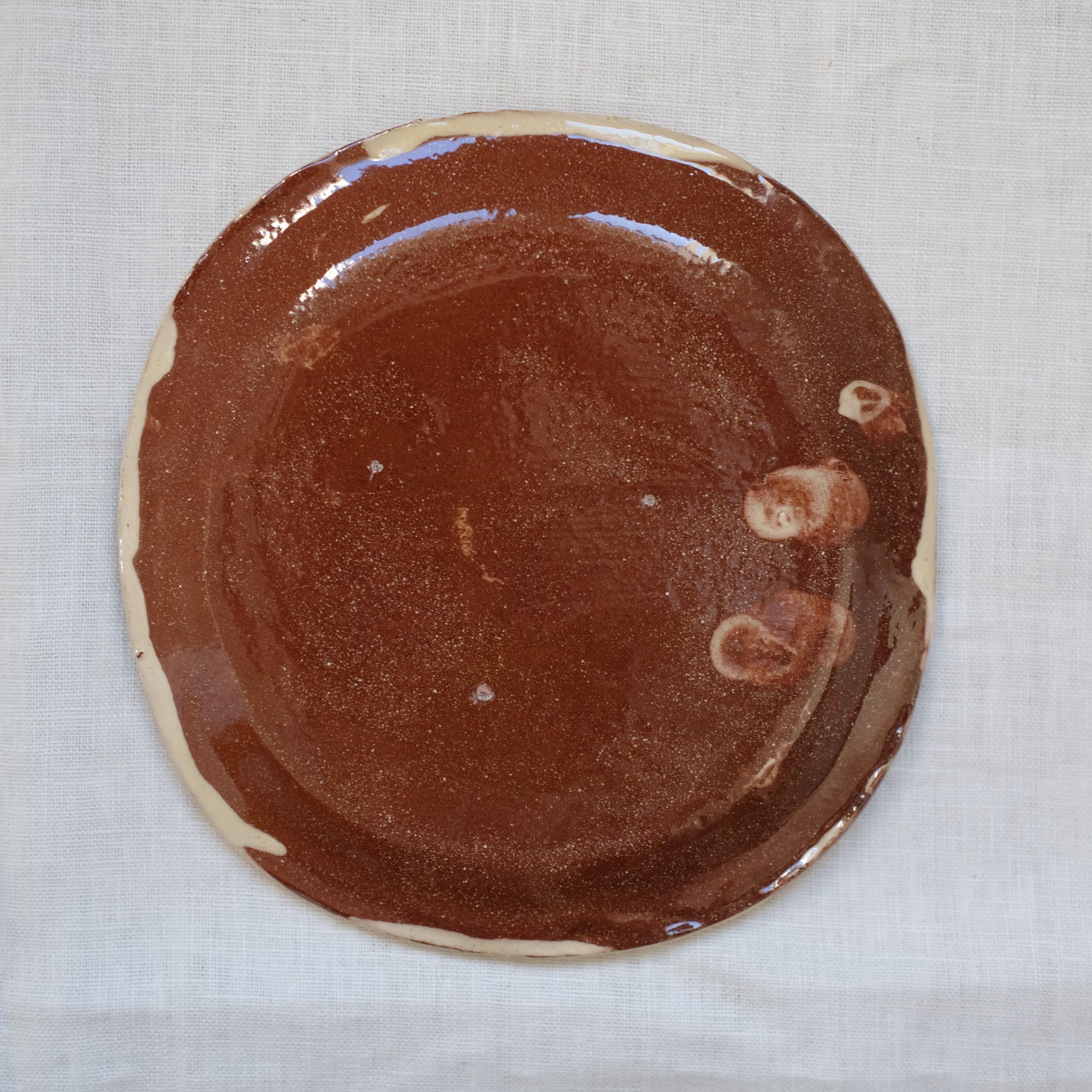 Assiette 01 multicolore par Héloïse Bariol chez Brutal Ceramics