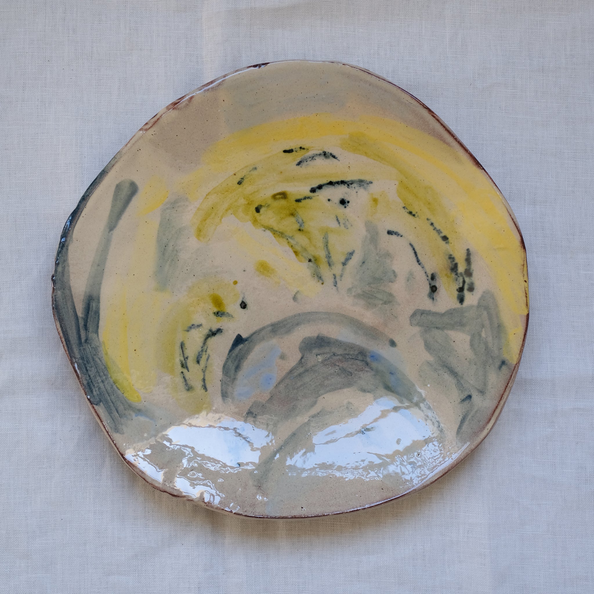 Plat Calebasse 02 multicolore par Héloïse Bariol chez Brutal Ceramics