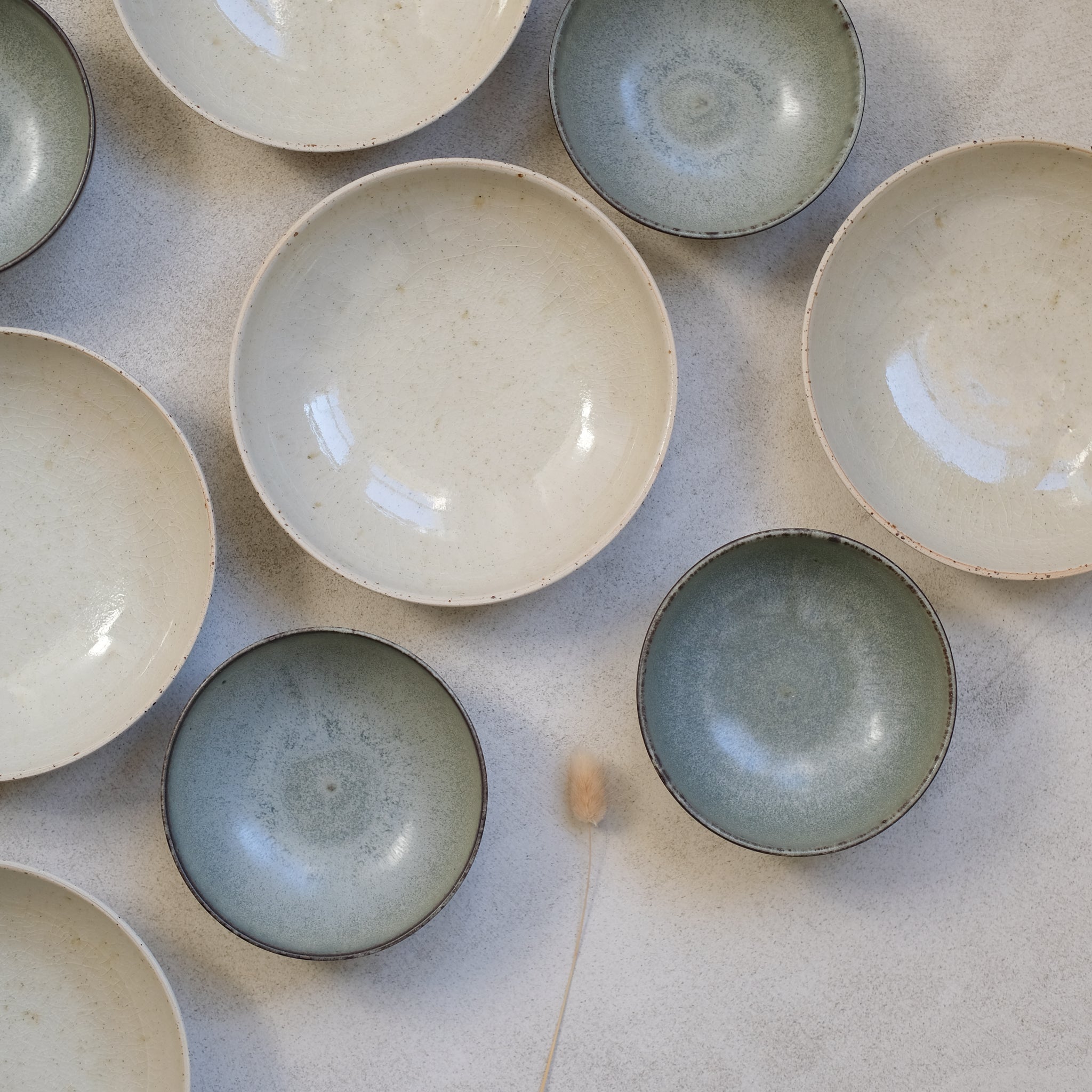 Bol en en grès gris bleu par Kim Lê chez Brutal Ceramics