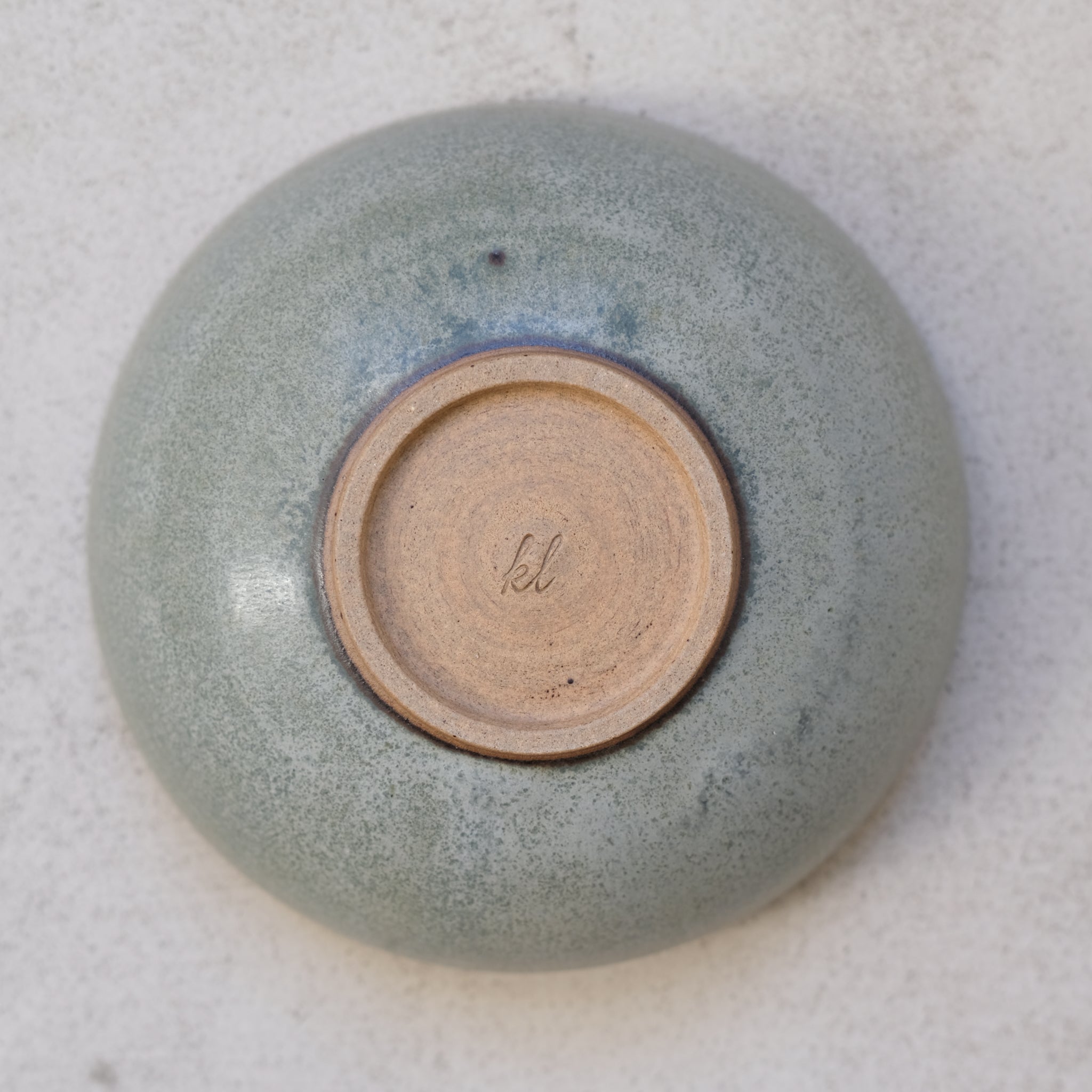 Bol en en grès gris bleu par Kim Lê chez Brutal Ceramics
