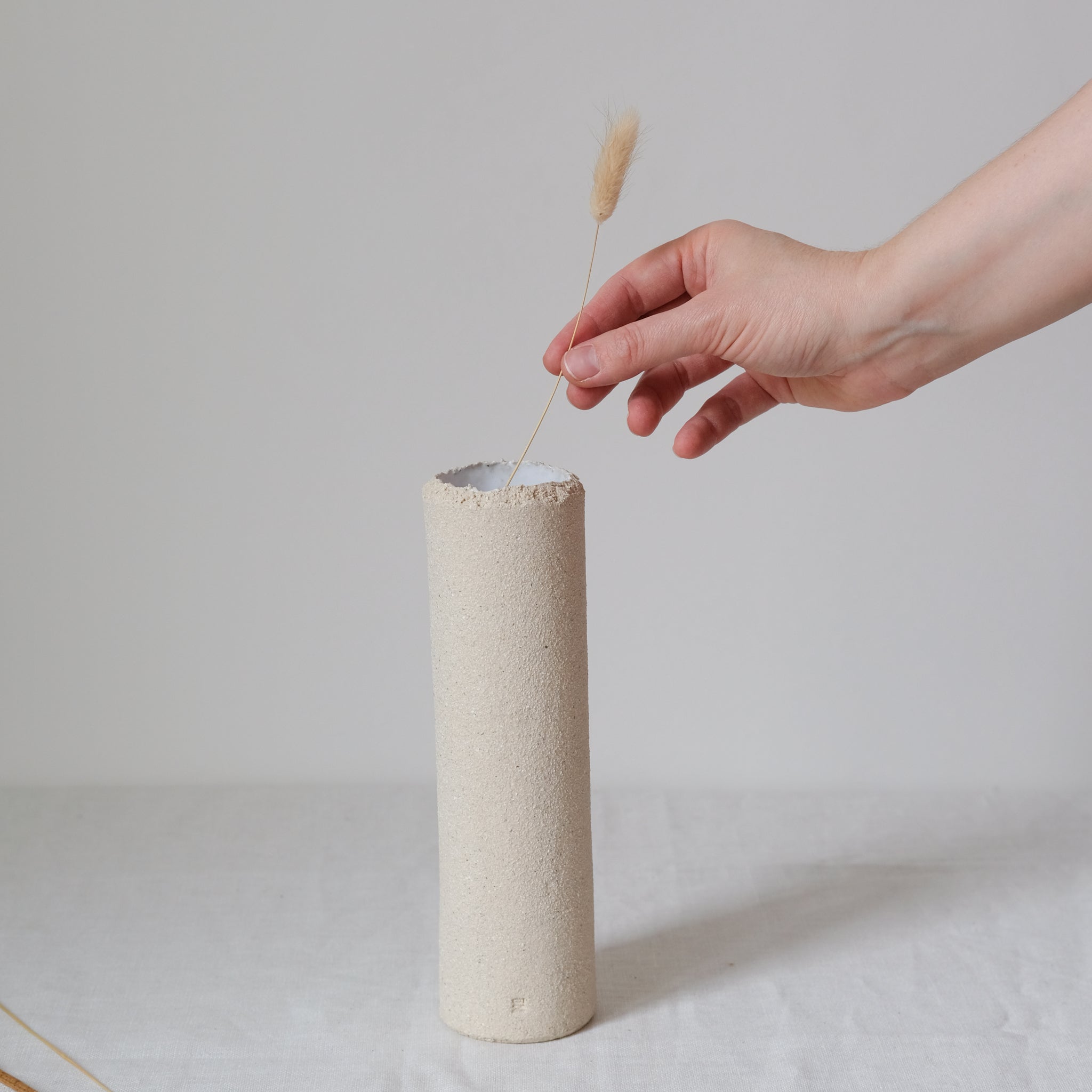 Vase grès chamotté par No Ceramic chez Brutal Ceramics