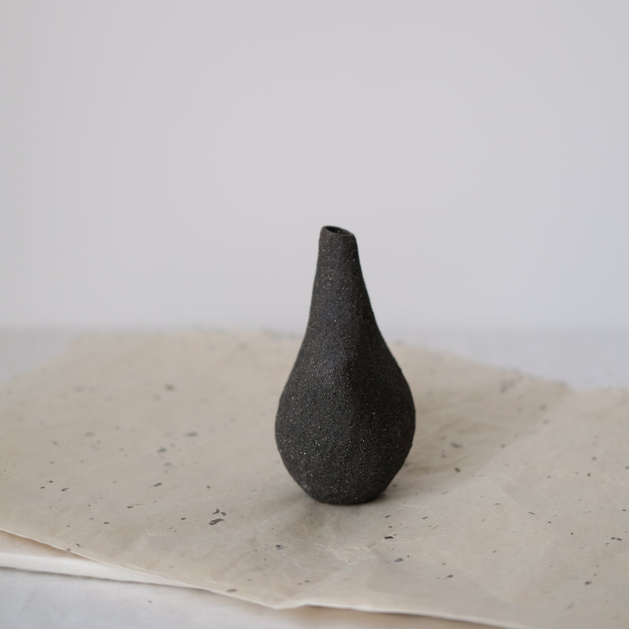 Petit vase Oiseau_09 - Noir par Stéphanie Petit chez Brutal