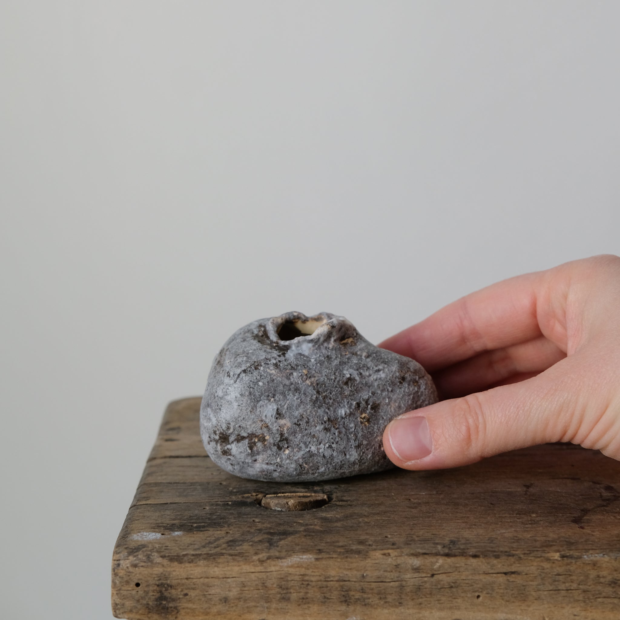 Vase Taitung, Taiwan, 2018 de Yellow Nose Studio chez Brutal Ceramics