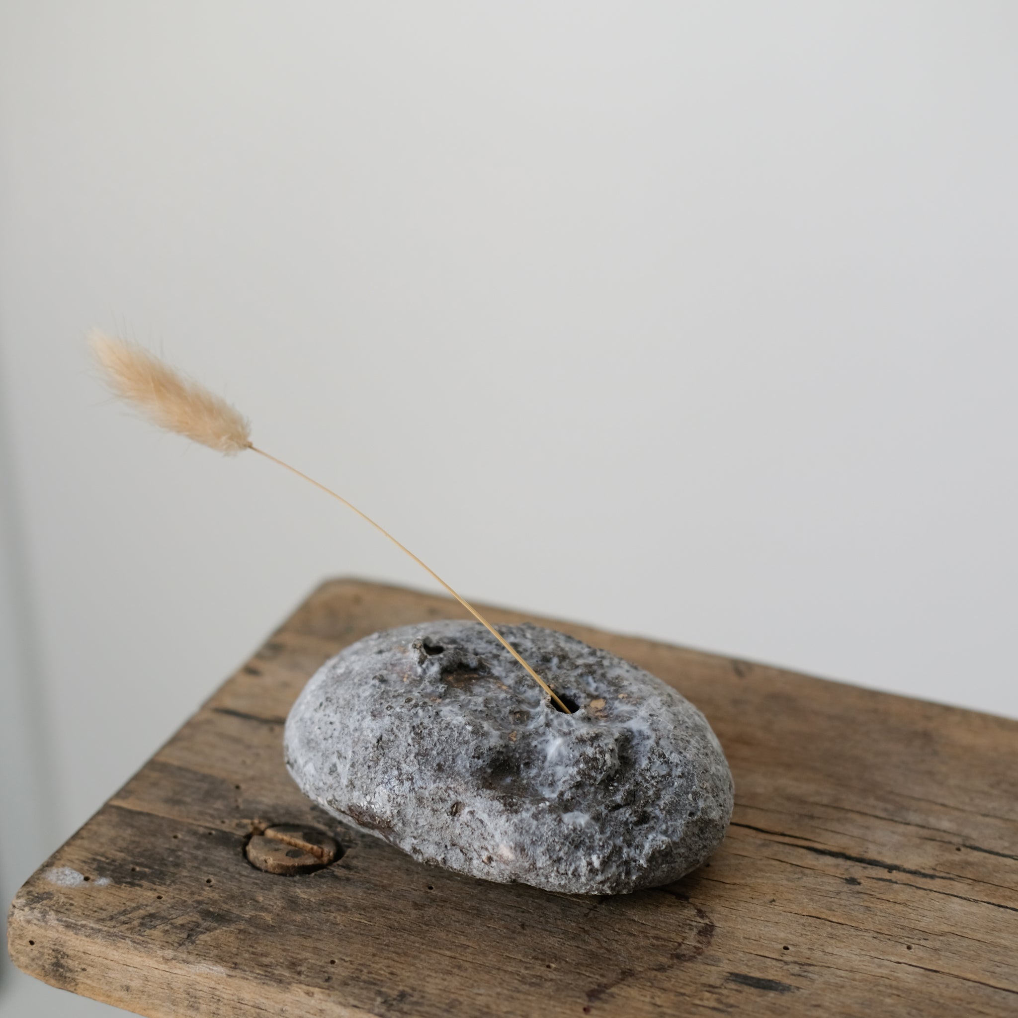 Vase Mallorca, Spain 2019 - H 4cm - Gris de Yellow Nose Studio chez Brutal Ceramics