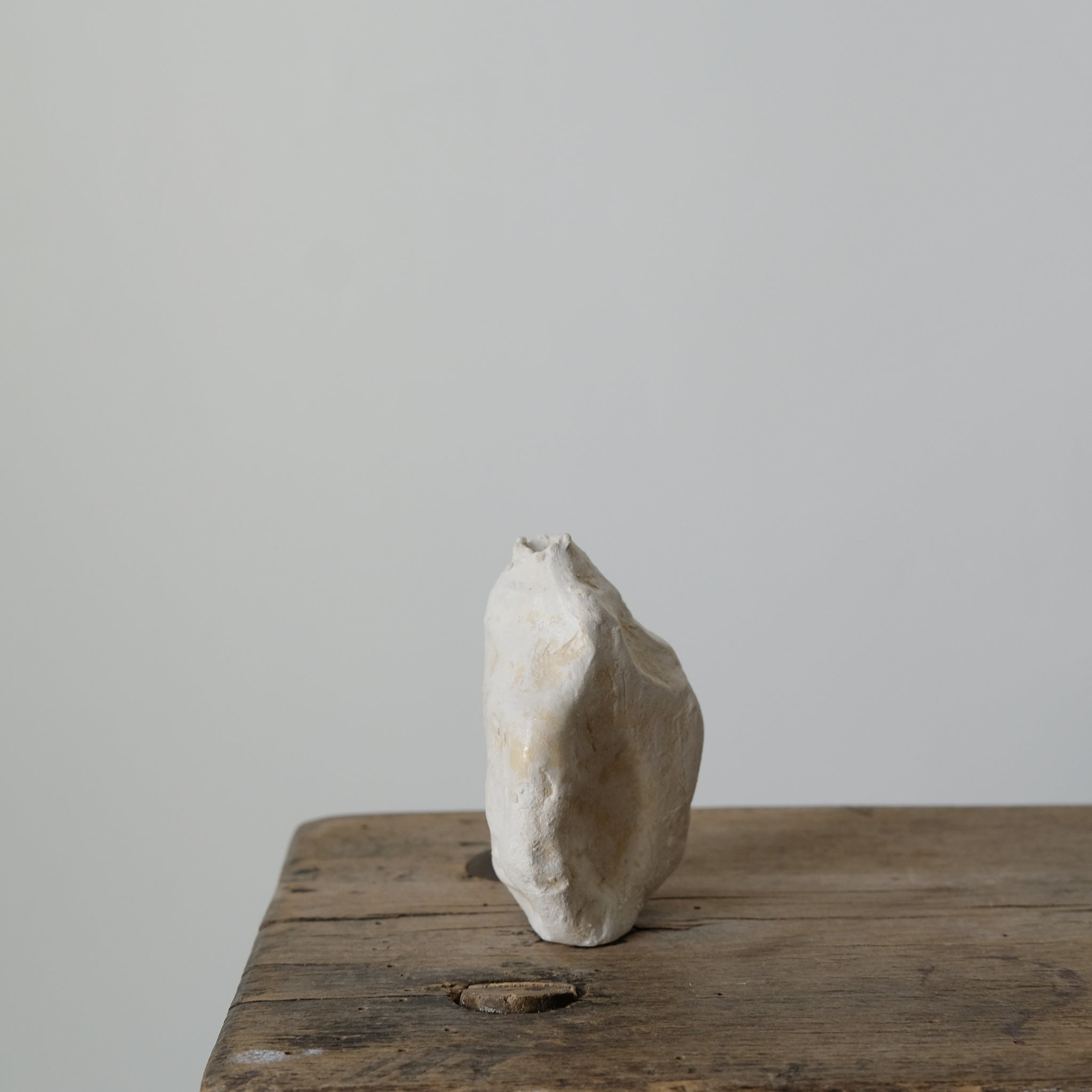 Vase Kyoto, Japan, 2018 de Yellow Nose Studio chez Brutal Ceramics