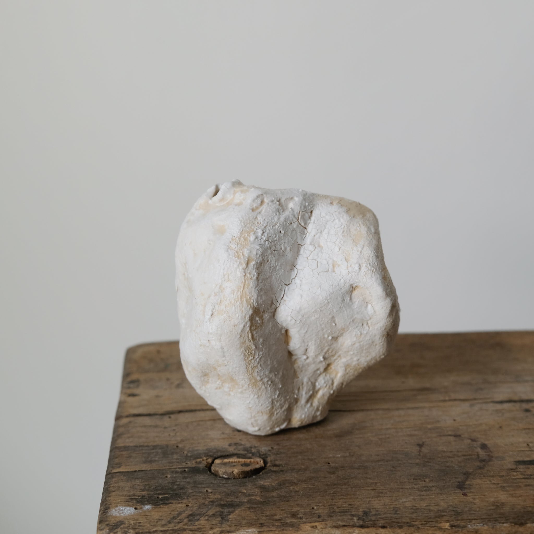 Vase Tatry, Slovakia 2019 de Yellow Nose Studio chez Brutal Ceramics
