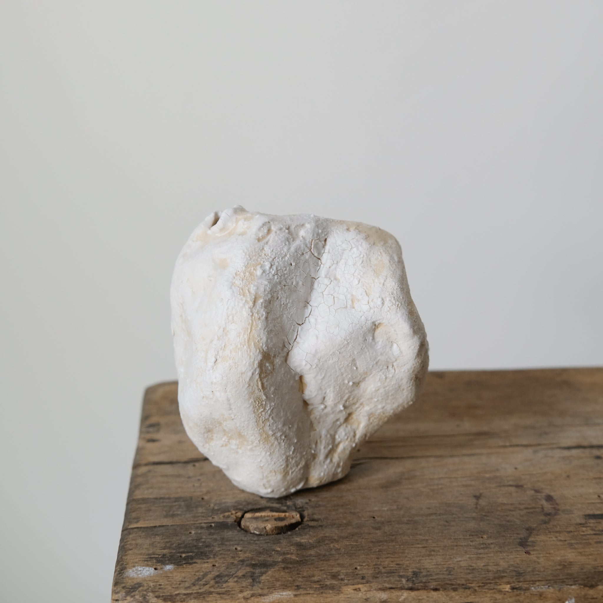 Vase Tatry, Slovakia 2019 de Yellow Nose Studio chez Brutal Ceramics