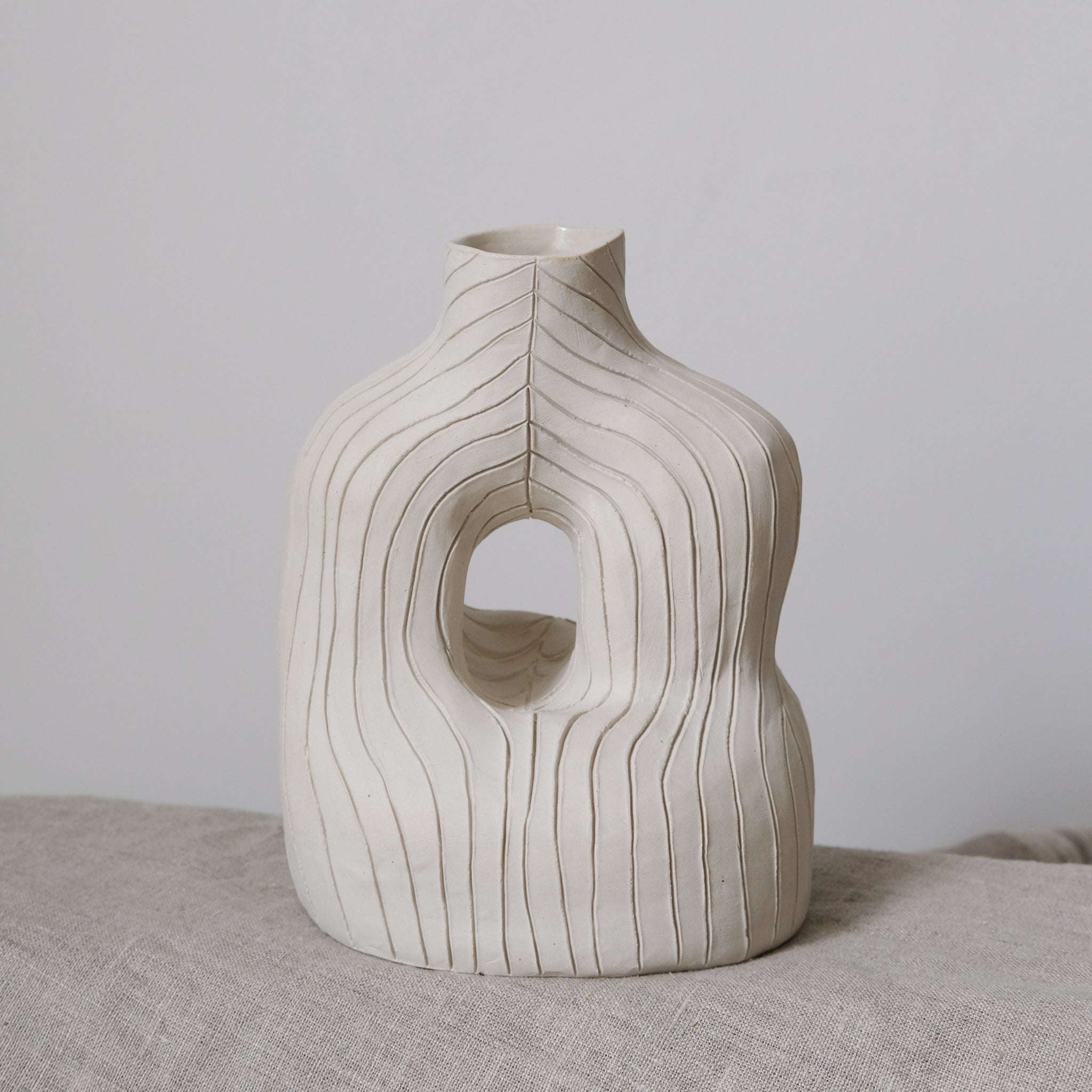 Vase en grès par mr céramiques chez Brutal Ceramics