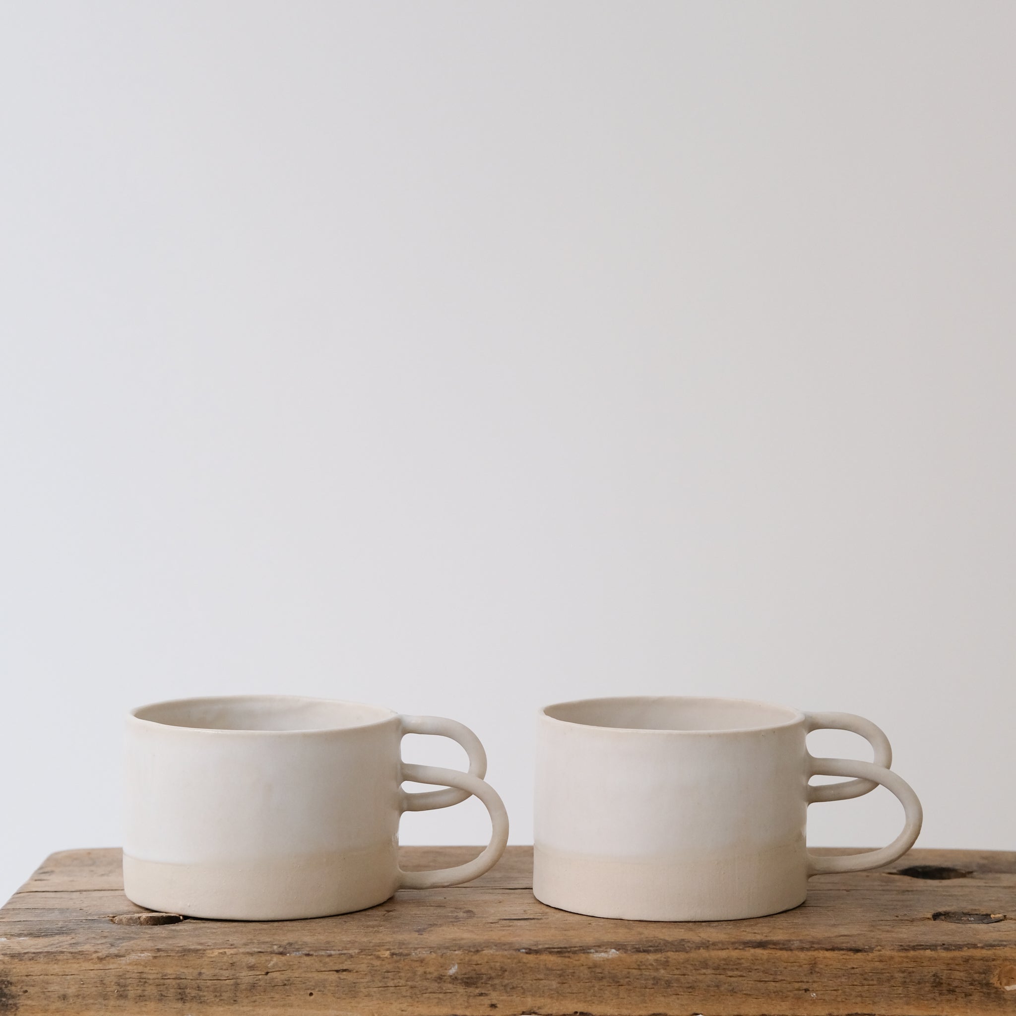 Mug Loop de la designer d'objet Camille Esnée chez Brutal Ceramics