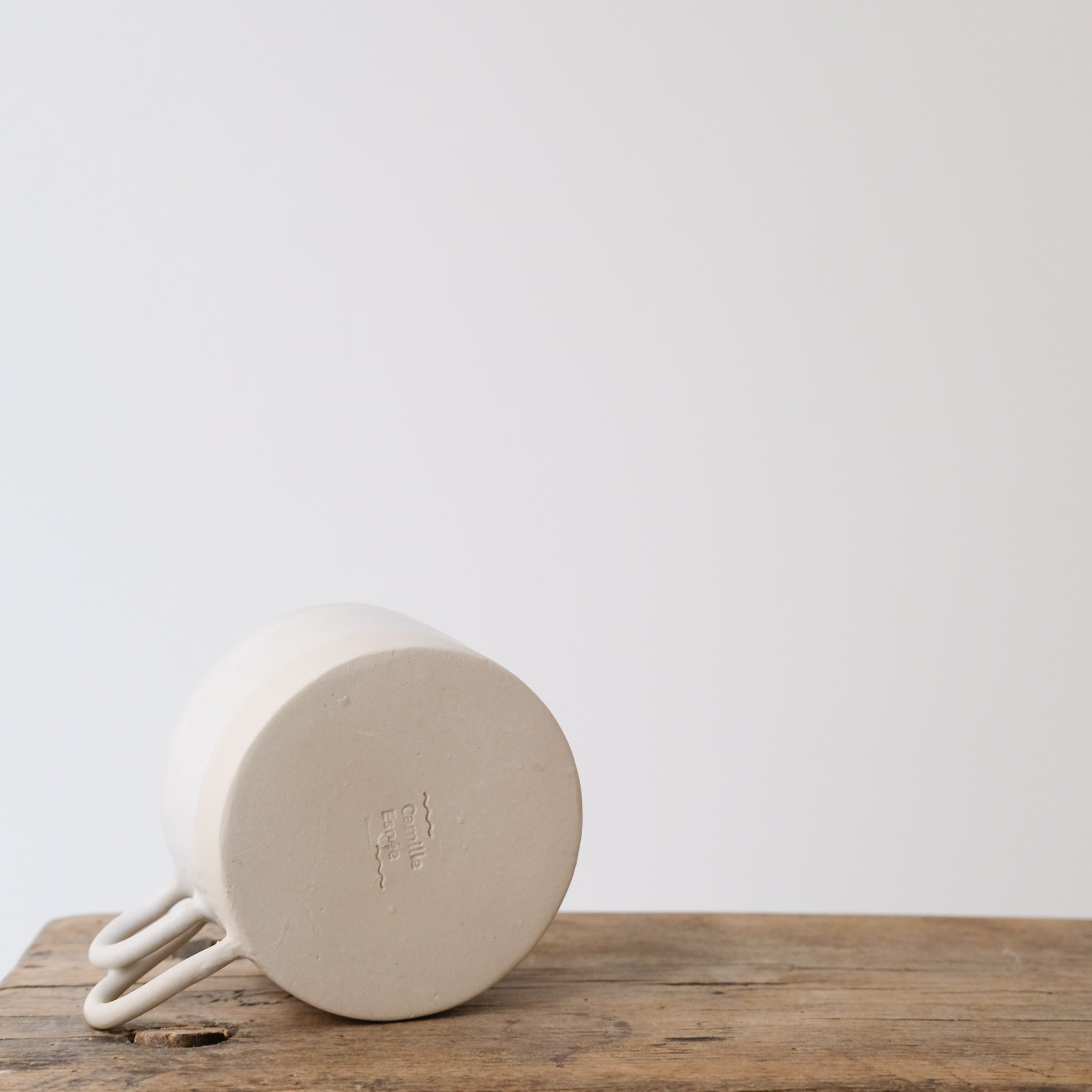 Mug Loop de la designer d'objet Camille Esnée chez Brutal Ceramics