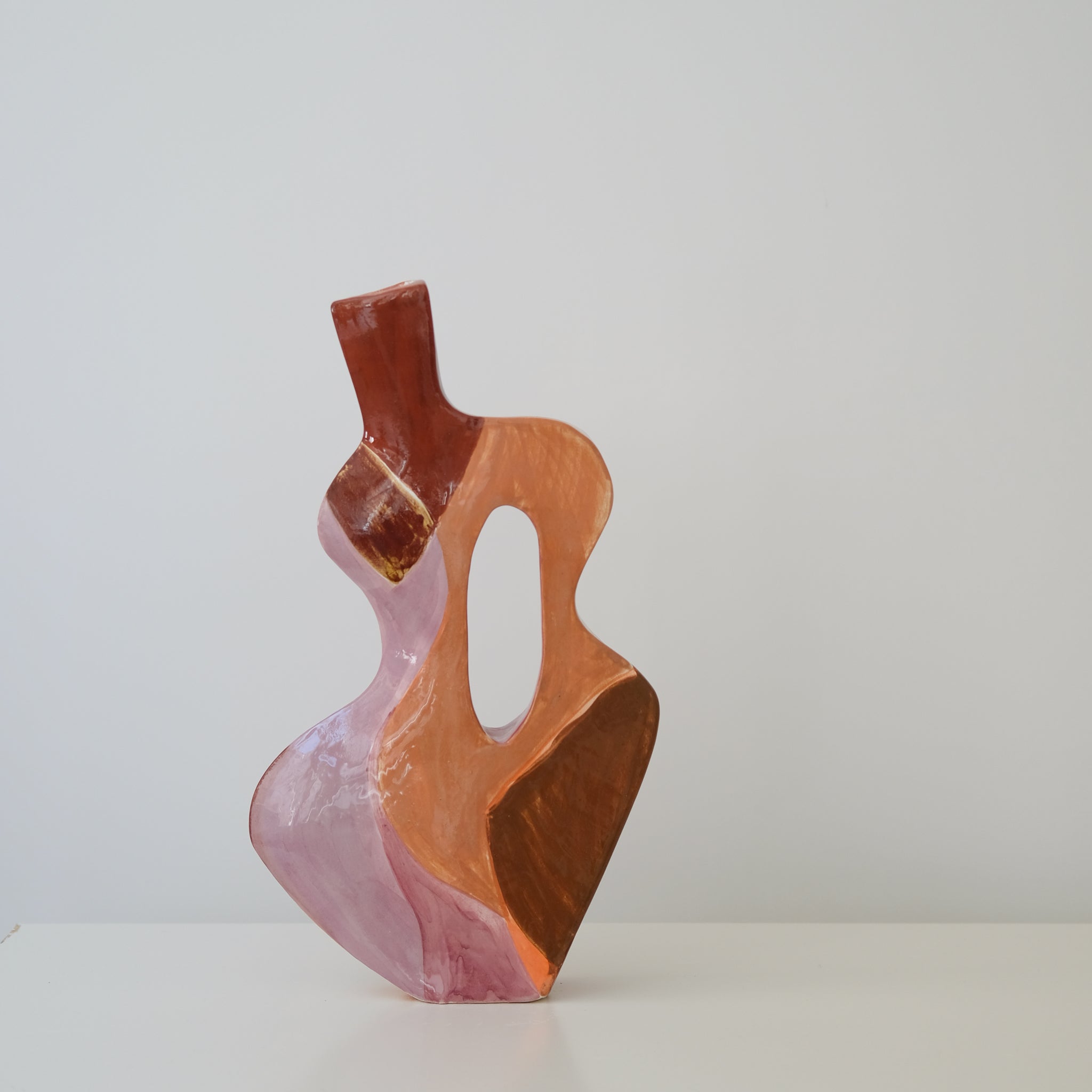 Vase en faïence H 42cm Milan par Rosi Mistou pour Brutal Ceramics