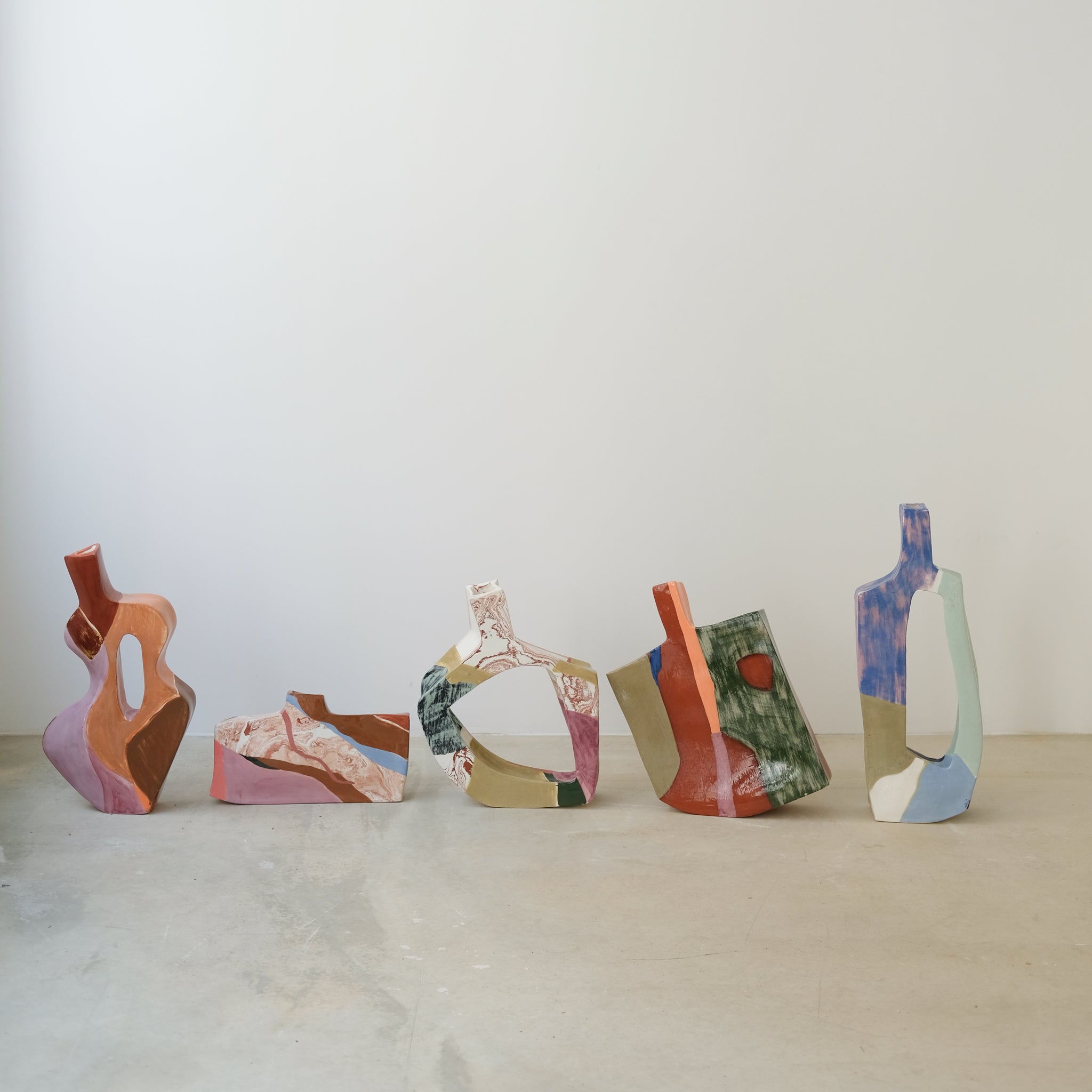 Vase en faïence H 42cm Milan par Rosi Mistou pour Brutal Ceramics