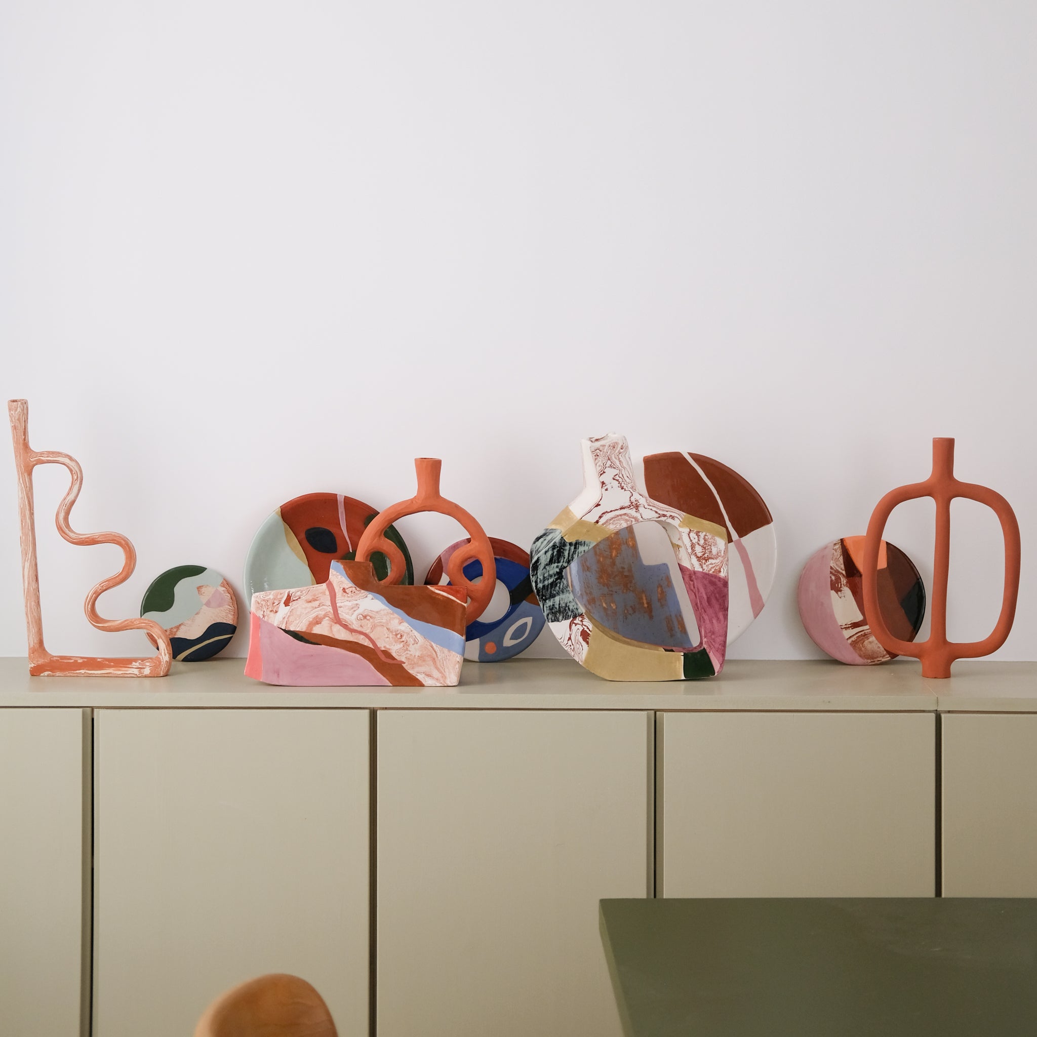 Vase en faïence H 18cm Santiago par Rosi Mistou pour Brutal Ceramics