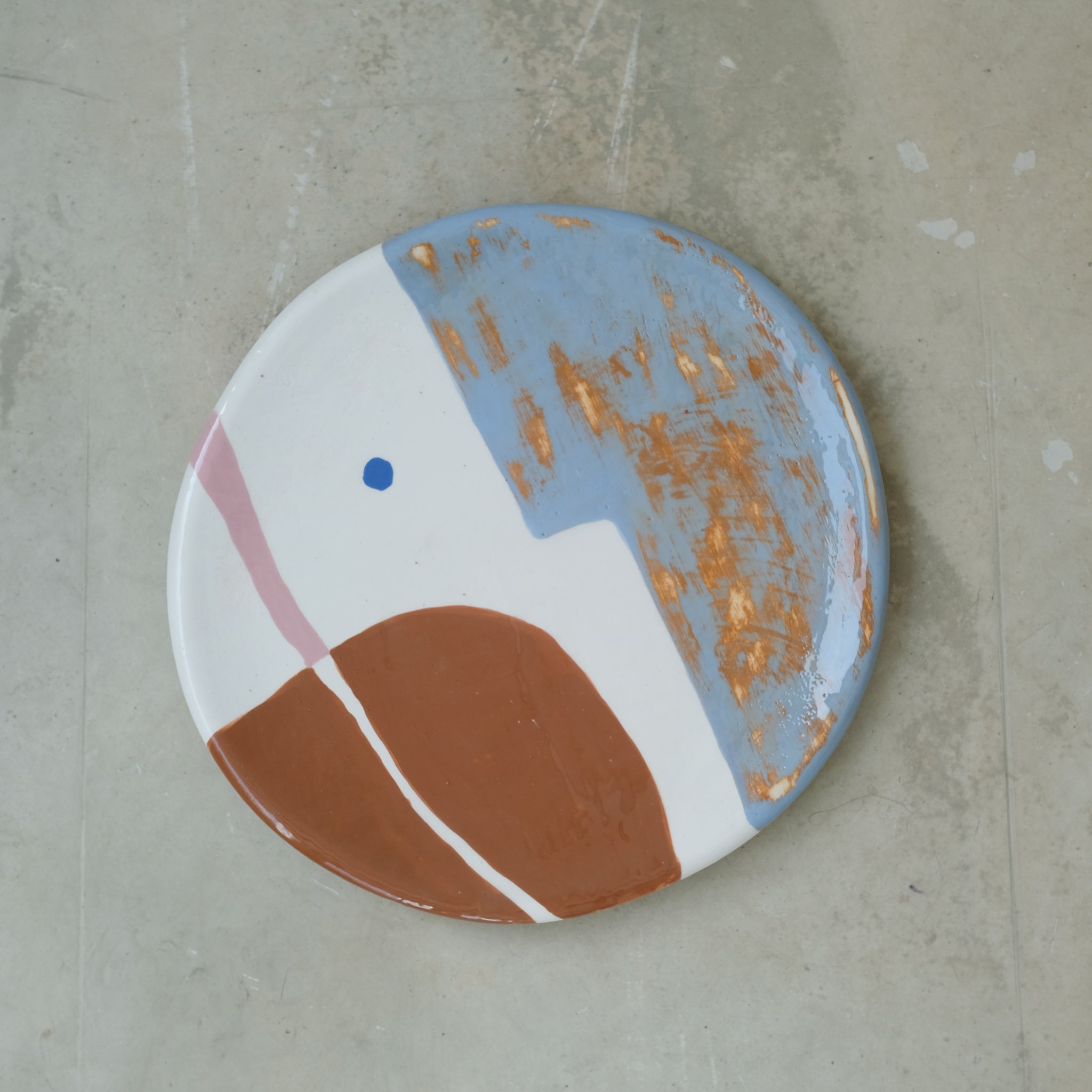 Plat 33cm Pondichéry par Rosi Mistou pour Brutal Ceramics
