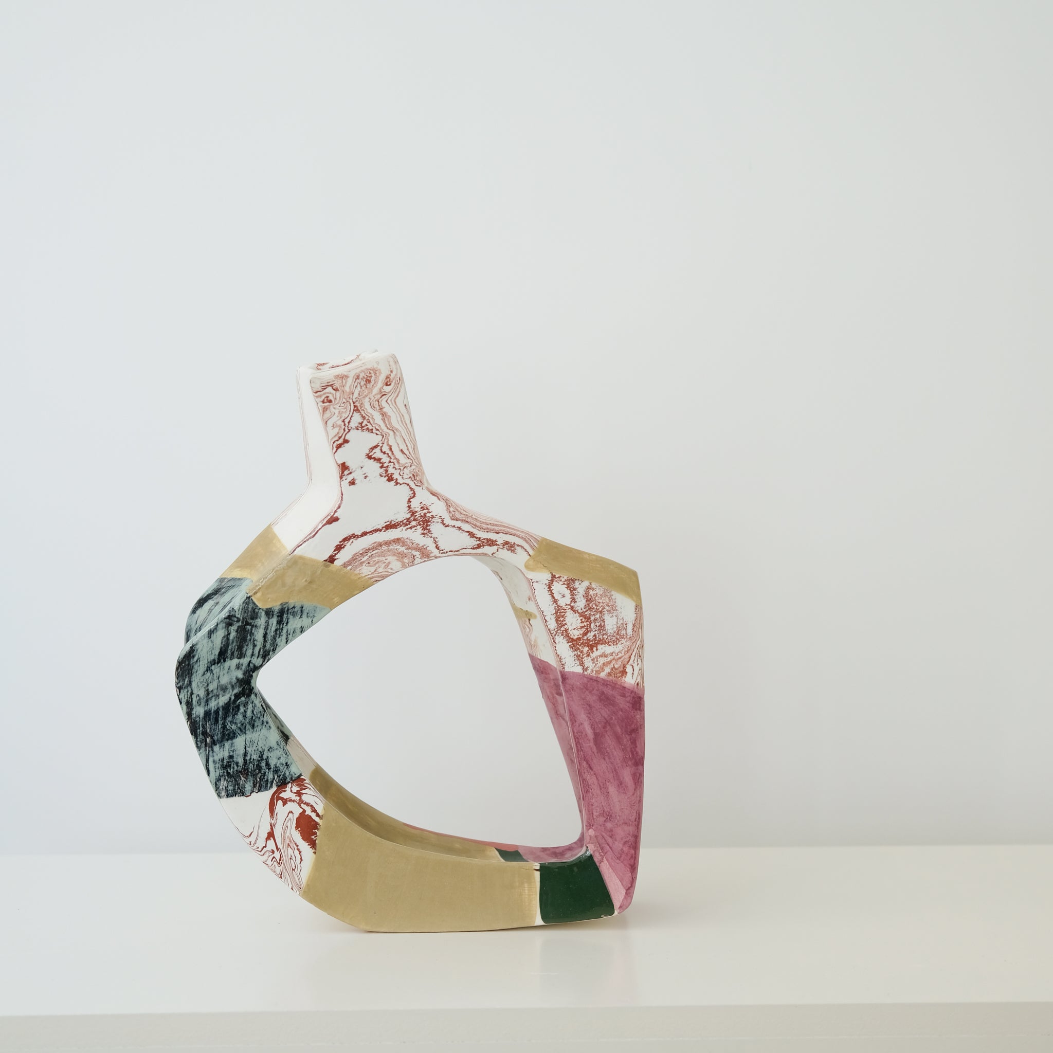 Vase en faïence H 35cm Berlin par Rosi Mistou pour Brutal Ceramics
