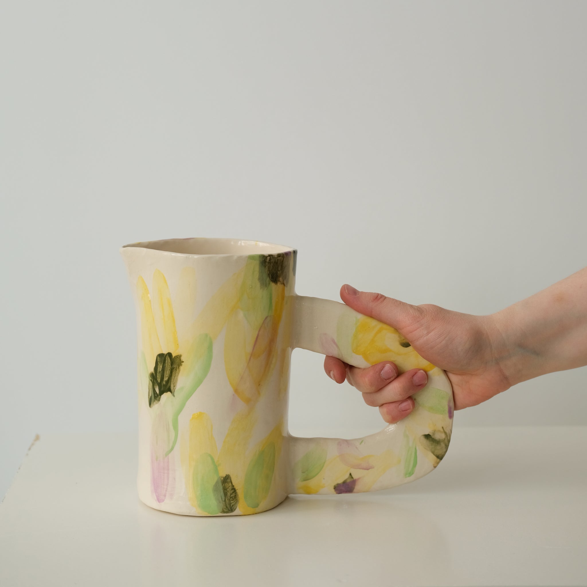 Pichet en faïence H 18cm Fleurs de Samantha Kerdine pour Brutal