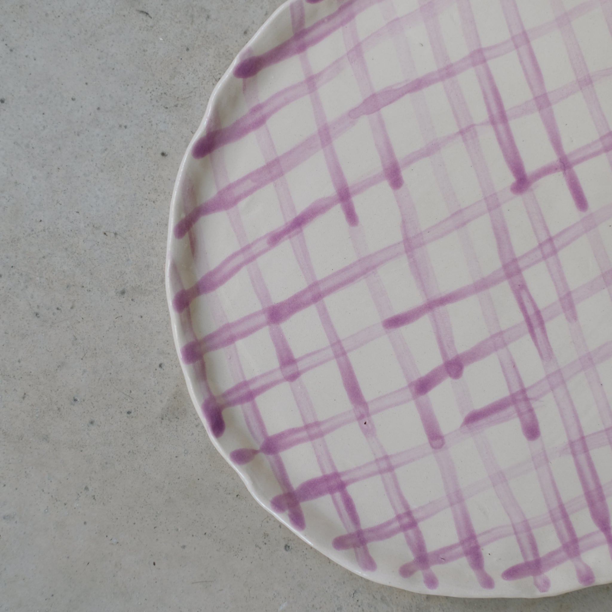 Assiette faïence D 17cm - rayures, violet Samantha Kerdine pour Brutal