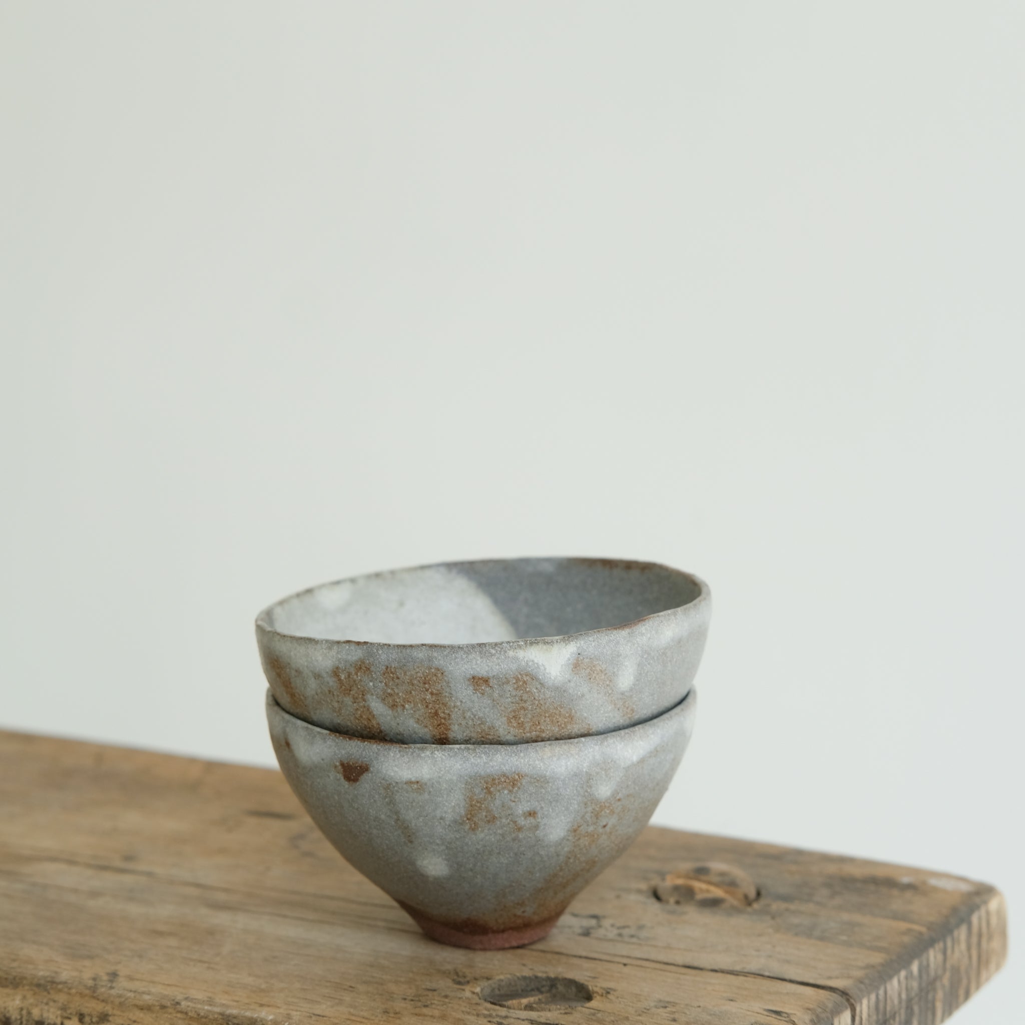 Bol en grès rouge D 8,5cm(o) - gris/bleu de Cups cups cups chez Brutal