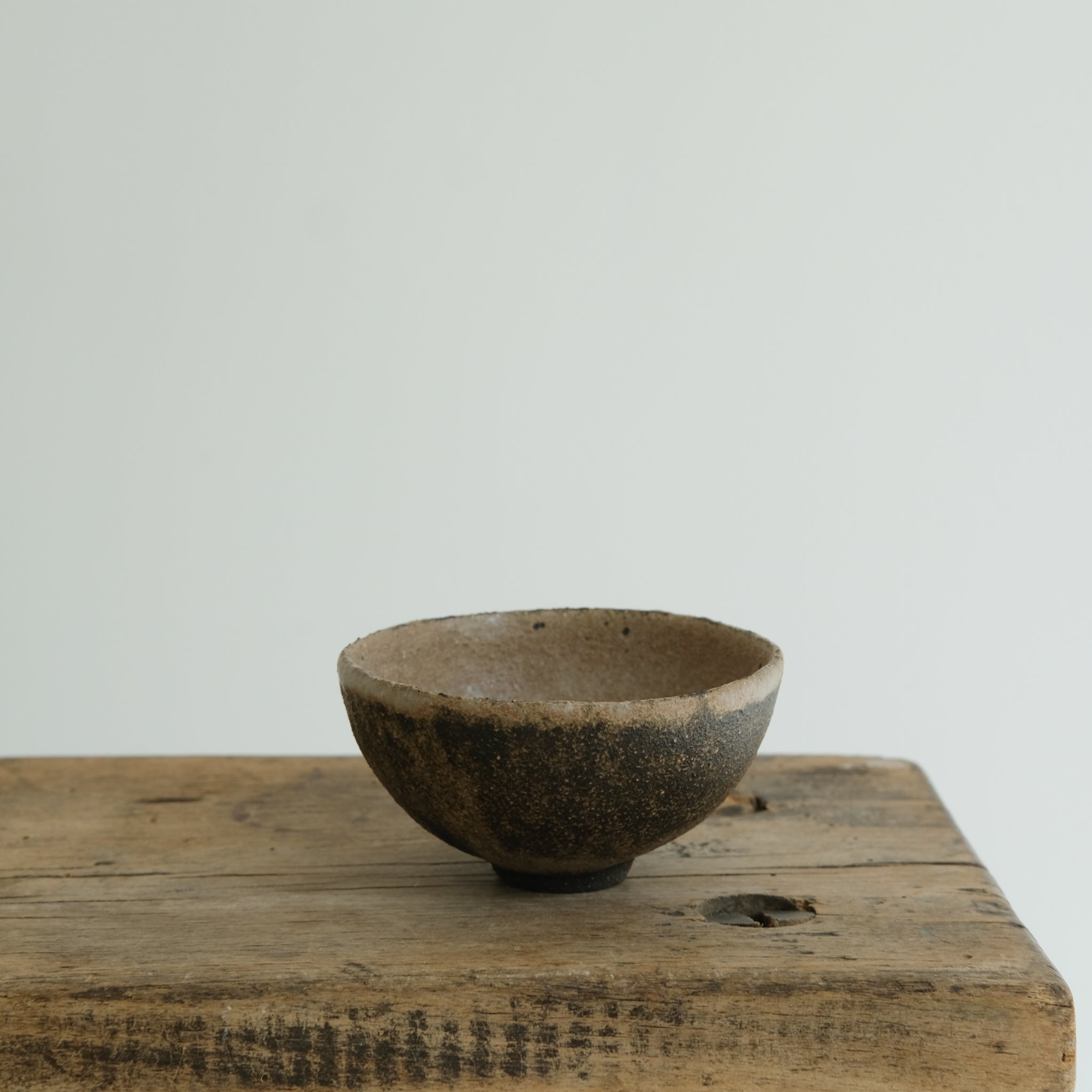 Bol en grès noir D 8cm(() - brun de Cups cups cups chez Brutal Ceramics
