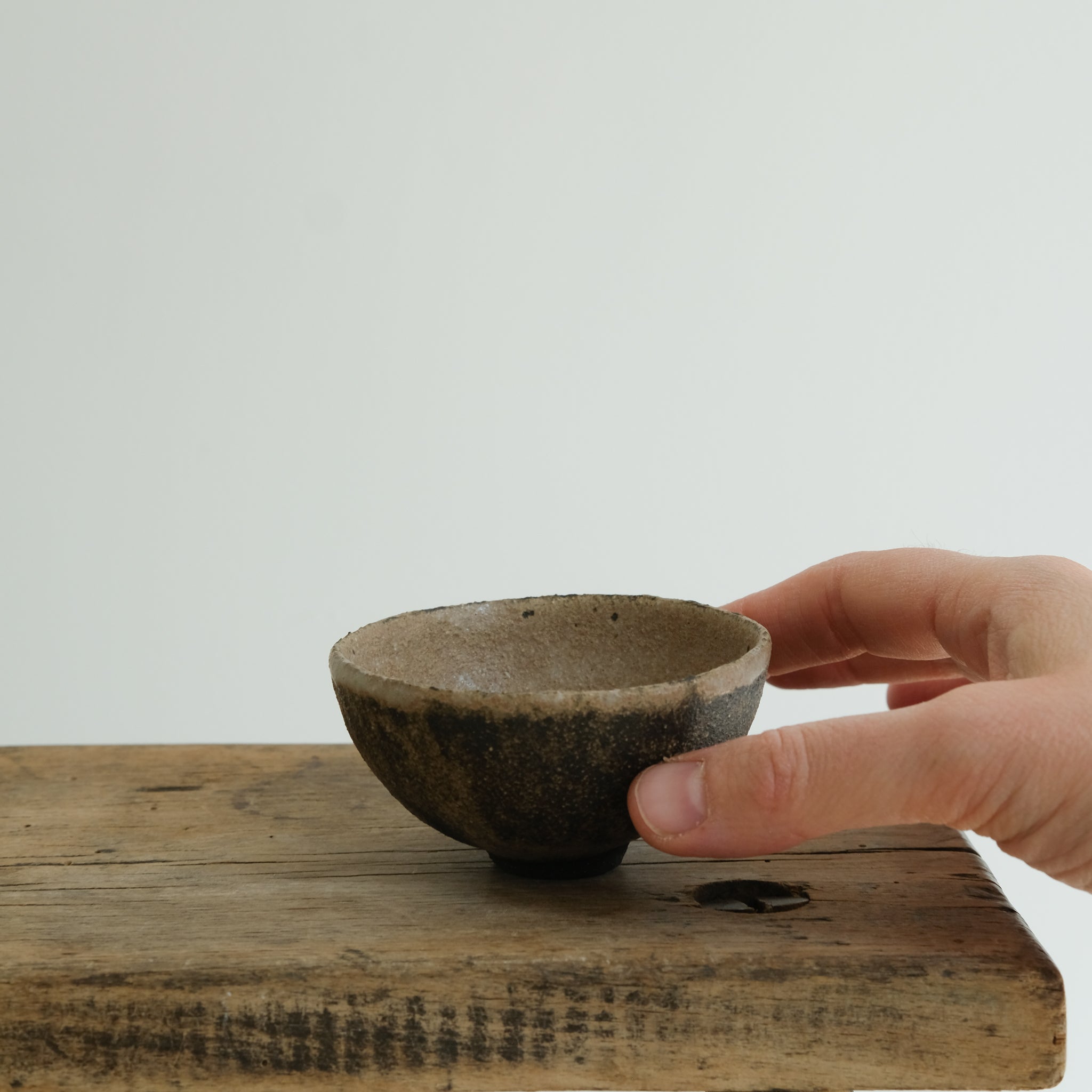 Bol en grès noir D 8cm(() - brun de Cups cups cups chez Brutal